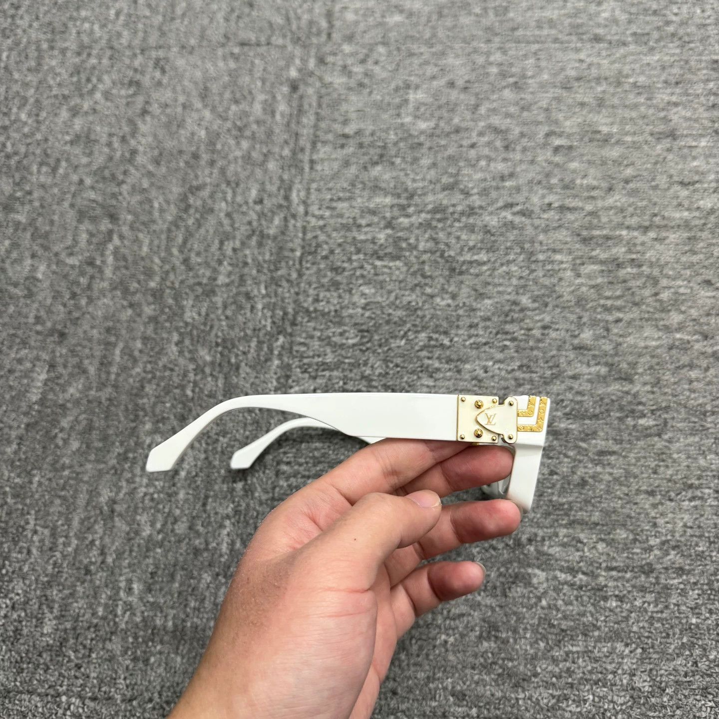 Louis Vuitton Louis Vuitton Millionaire Sunglasses Size ONE SIZE - 2 Thumbnail