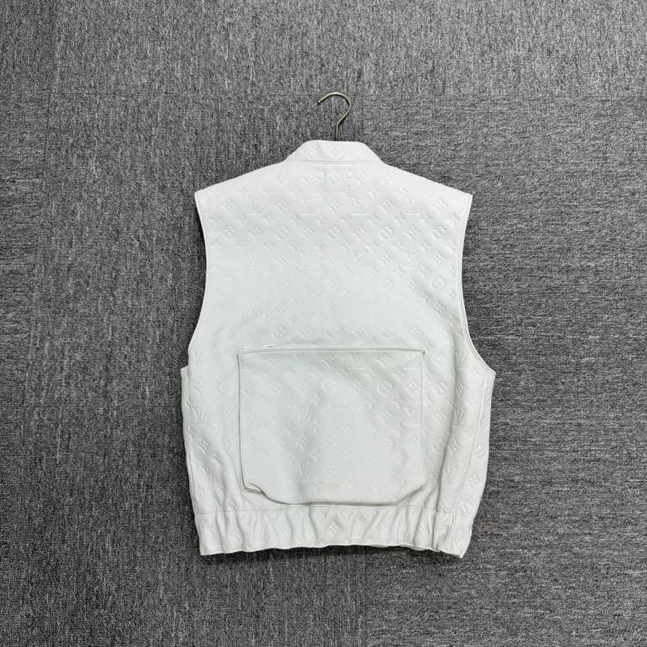 Louis Vuitton Louis Vuitton White Monogram Logo Vest Size US M / EU 48-50 / 2 - 7 Thumbnail