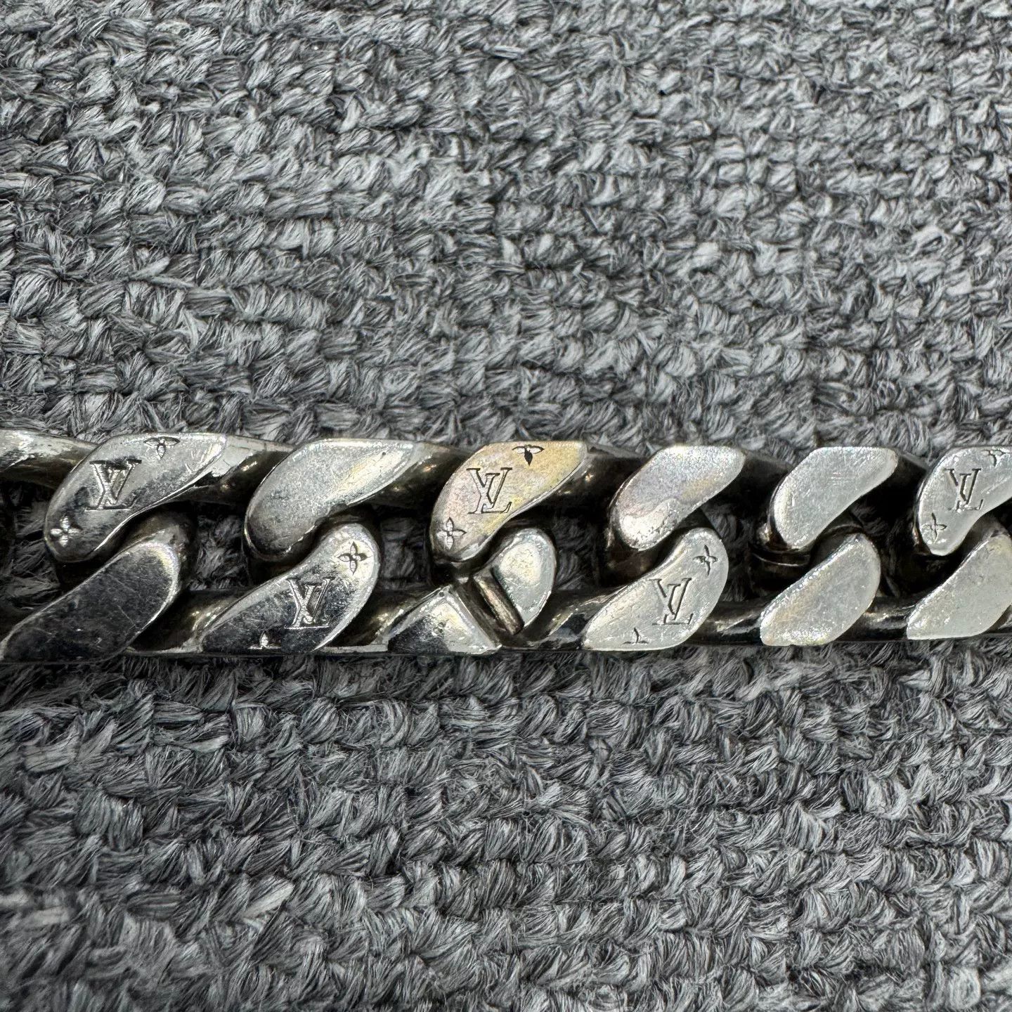 Louis Vuitton Louis Vuitton Silver Cuban Bracelet Size ONE SIZE - 2 Thumbnail