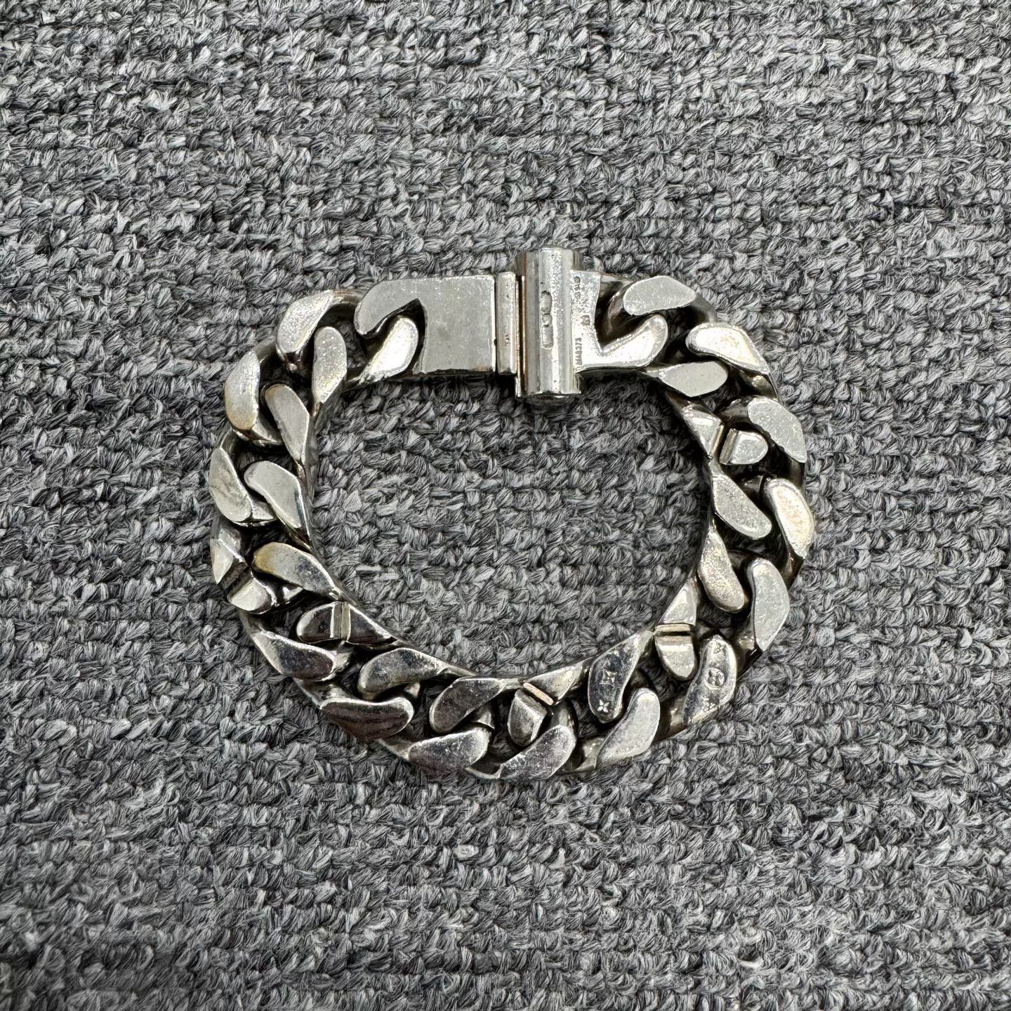 Louis Vuitton Louis Vuitton Silver Cuban Bracelet Size ONE SIZE - 6 Thumbnail