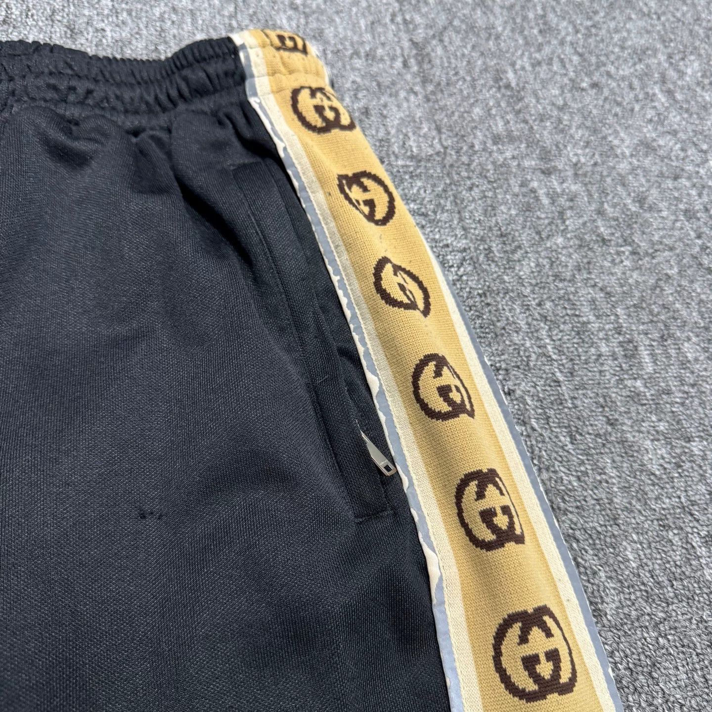 Gucci Gucci 3M Reflective Letter Sweatpants Size US 28 / EU 44 - 3 Thumbnail