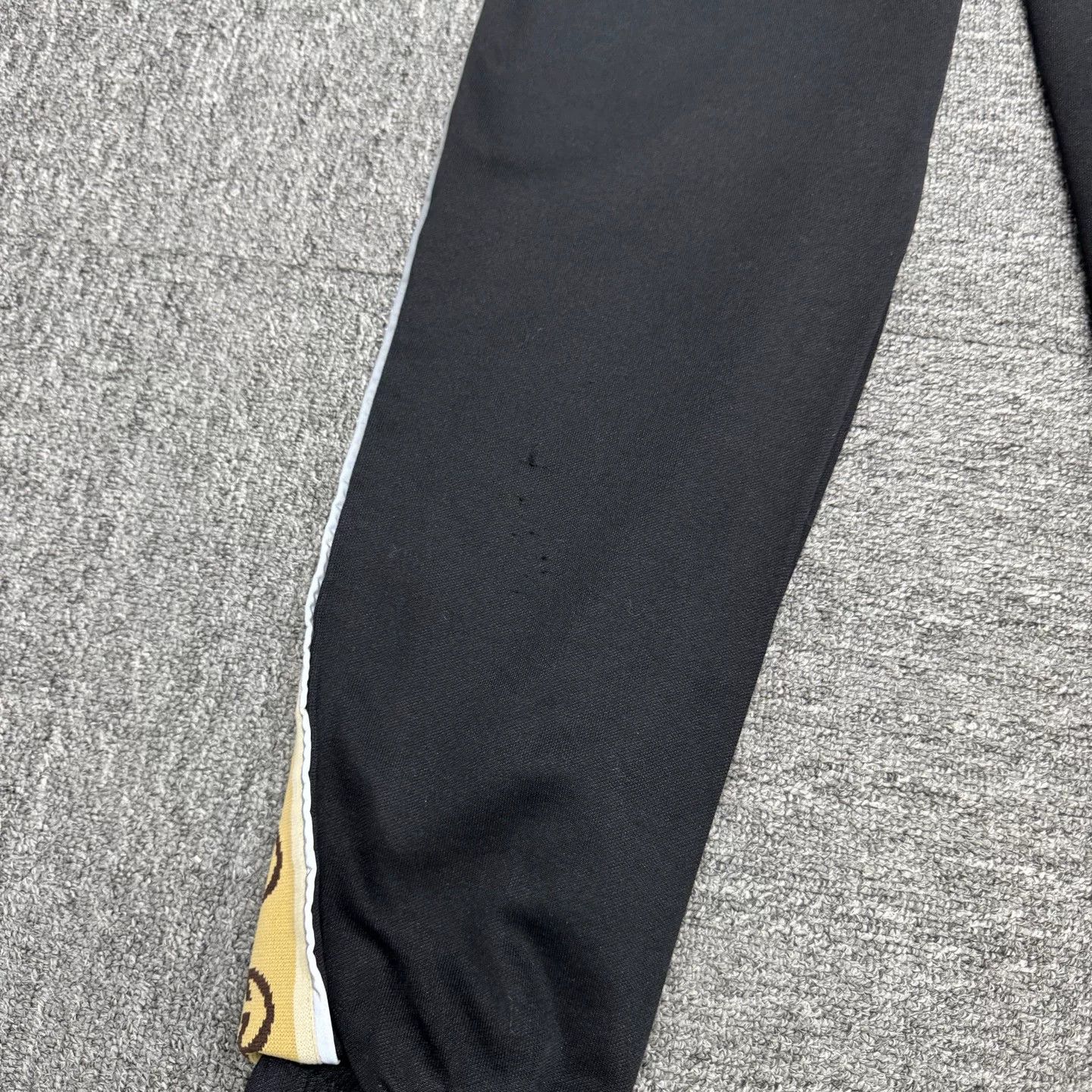 Gucci Gucci 3M Reflective Letter Sweatpants Size US 28 / EU 44 - 8 Thumbnail