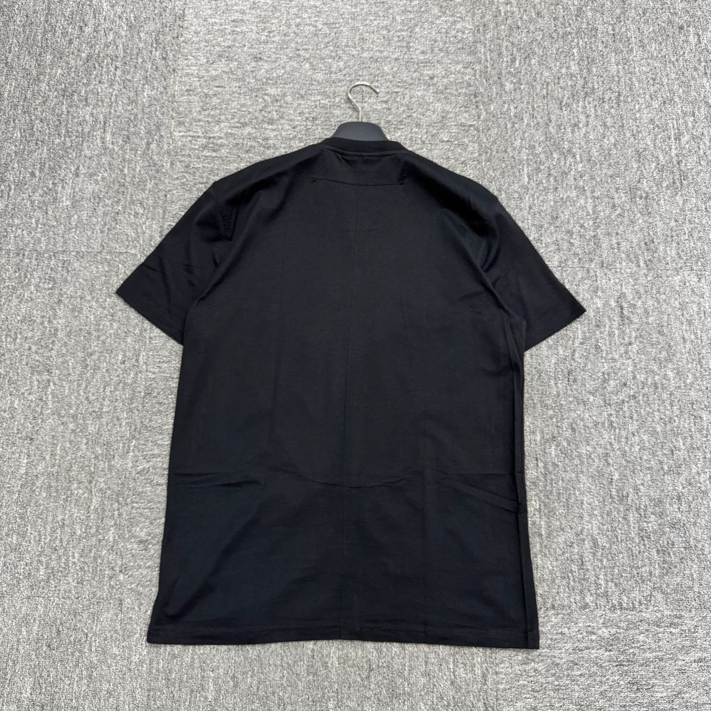 Givenchy Givenchy Art Print Short Sleeve Size US L / EU 52-54 / 3 - 5 Thumbnail