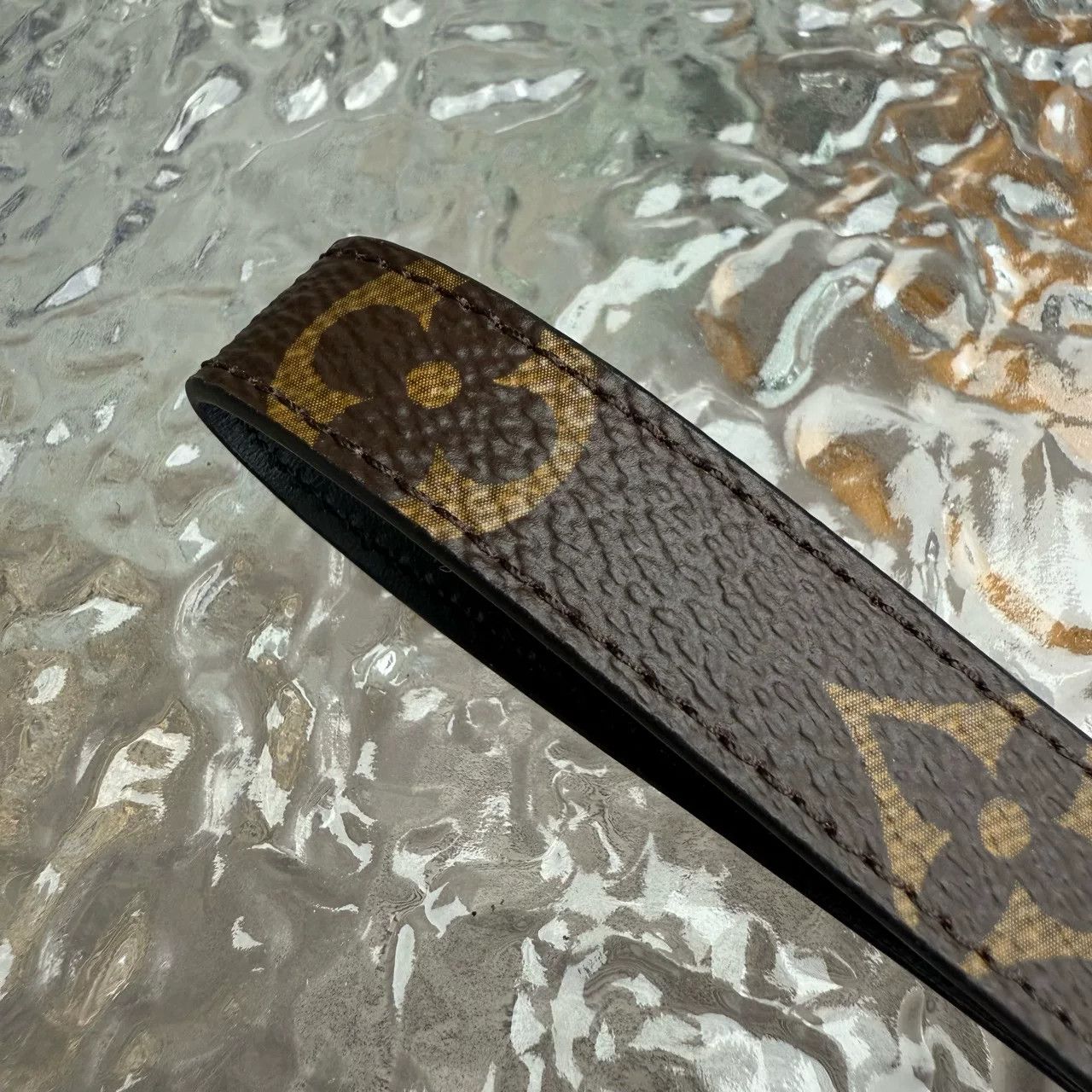 Louis Vuitton Louis Vuitton Monogram Keychain Size ONE SIZE - 3 Thumbnail