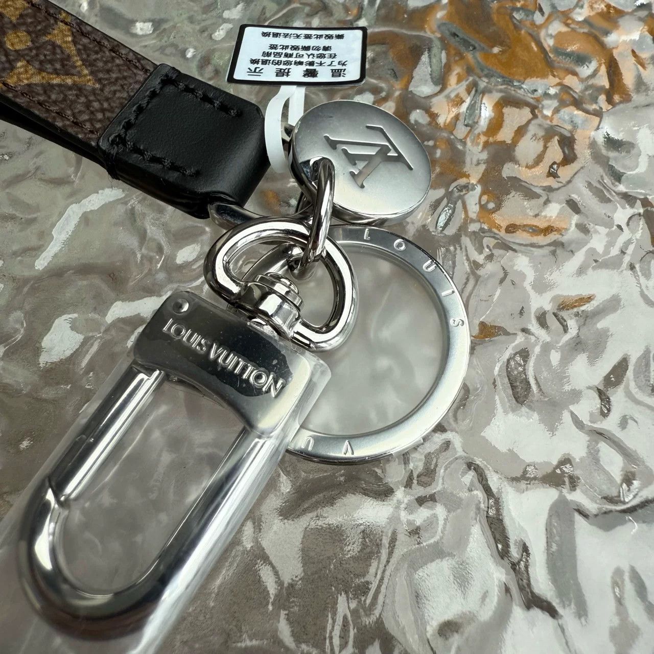 Louis Vuitton Louis Vuitton Monogram Keychain Size ONE SIZE - 5 Thumbnail