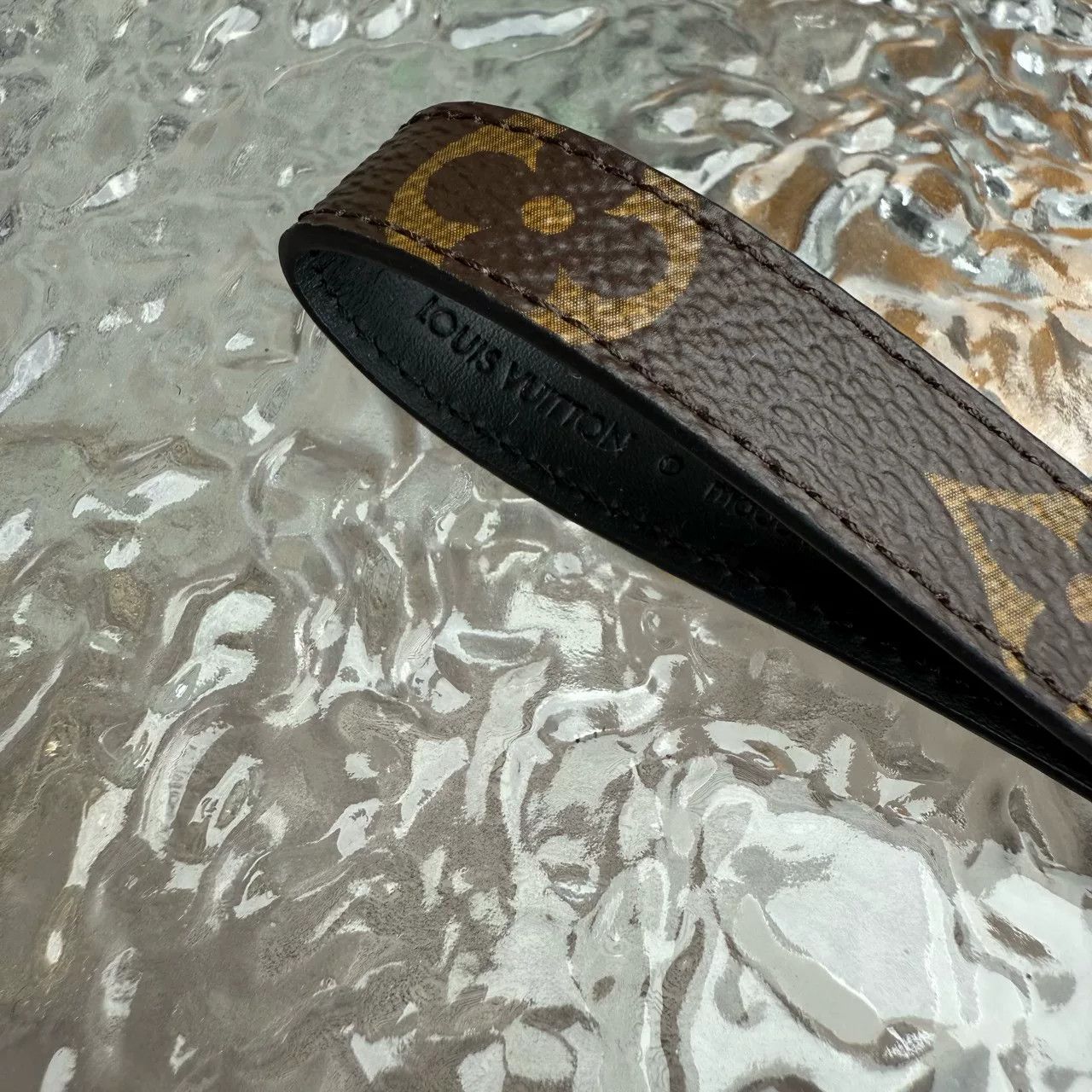 Louis Vuitton Louis Vuitton Monogram Keychain Size ONE SIZE - 4 Thumbnail