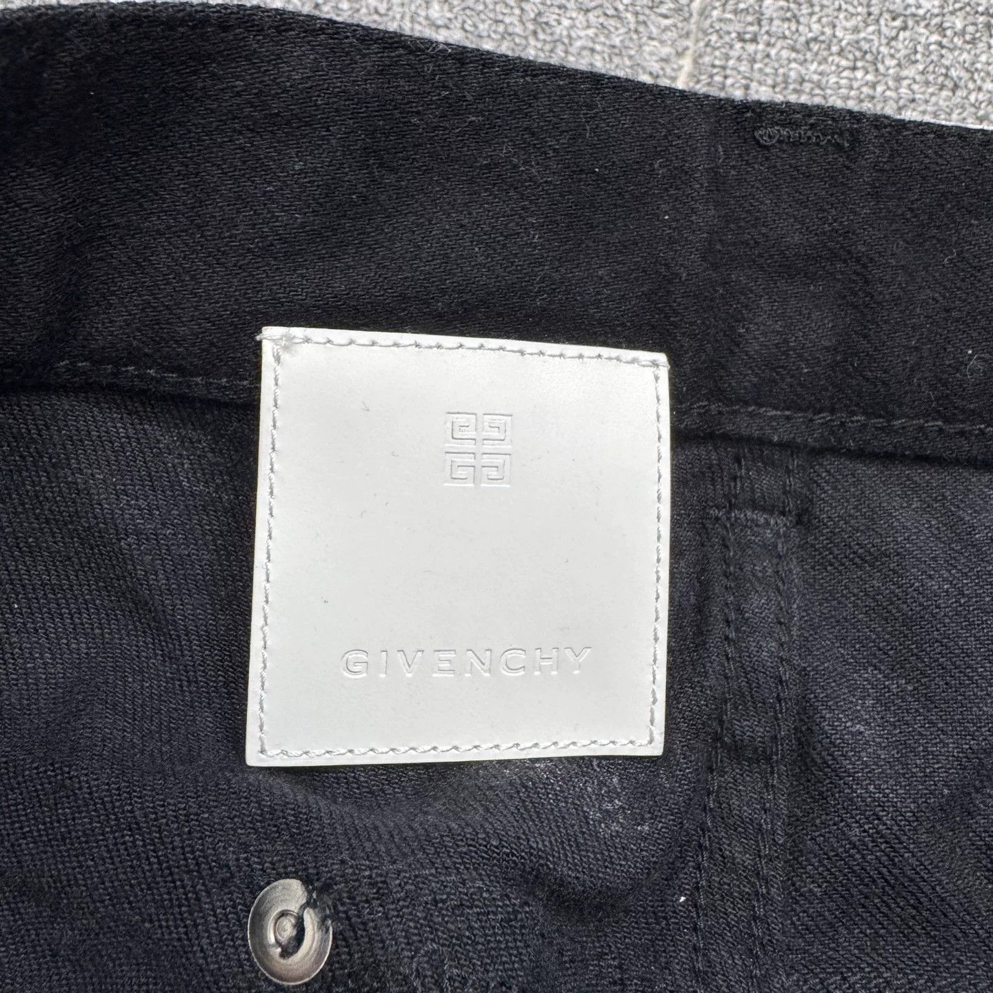 Givenchy Givenchy Plaster Crack Jeans Size US 36 / EU 52 - 2 Thumbnail