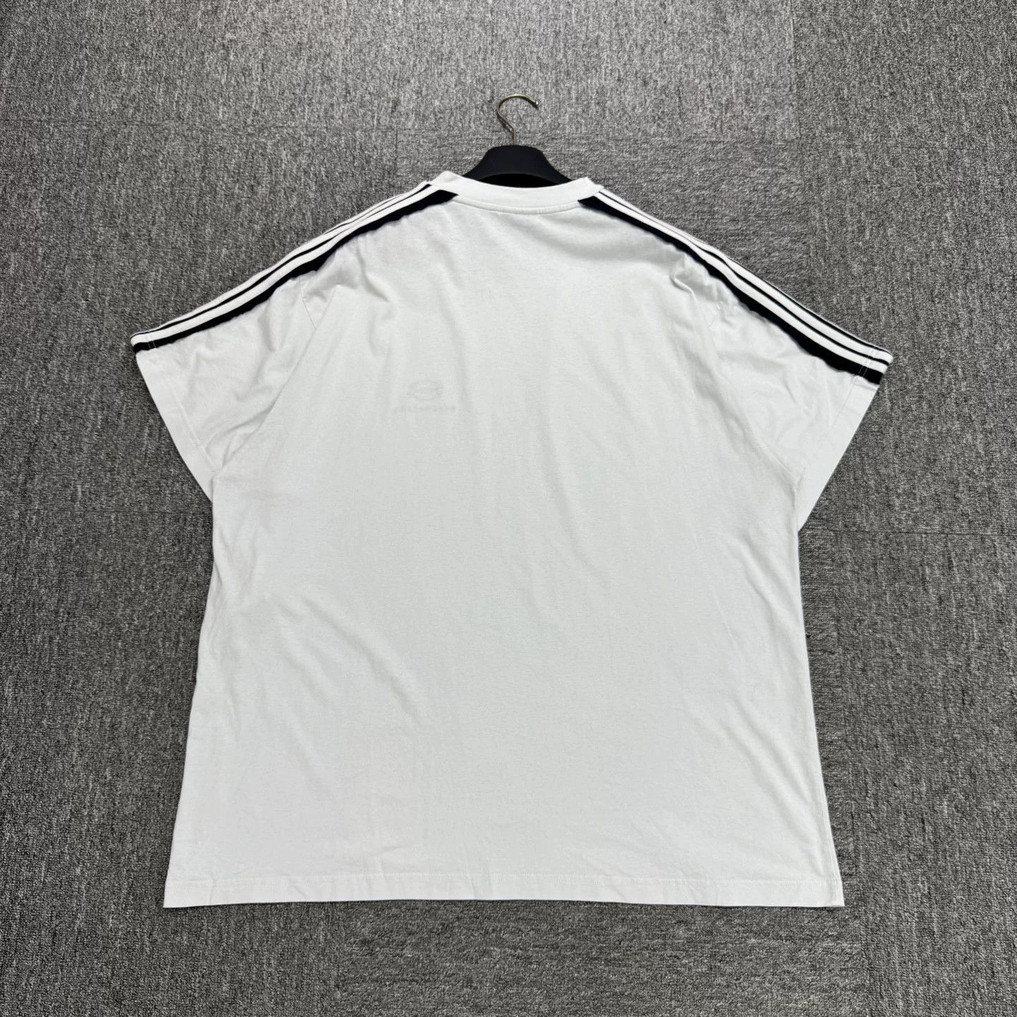 Balenciaga Balenciaga Double Ring Embroidered Tee Size US M / EU 48-50 / 2 - 6 Thumbnail