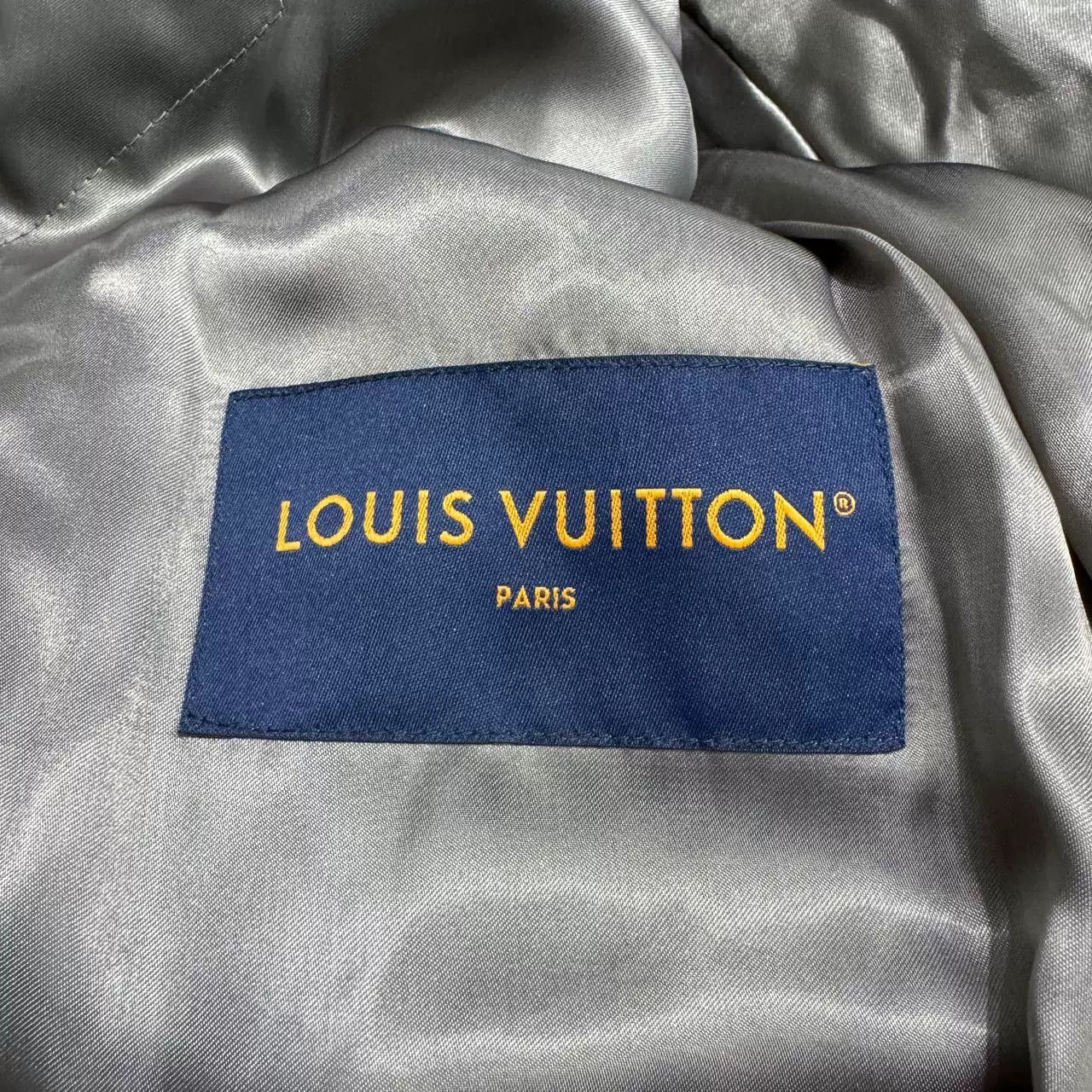 Louis Vuitton Louis Vuitton 23FW Monogram Embossed Baseball Jacket Size US L / EU 52-54 / 3 - 2 Thumbnail