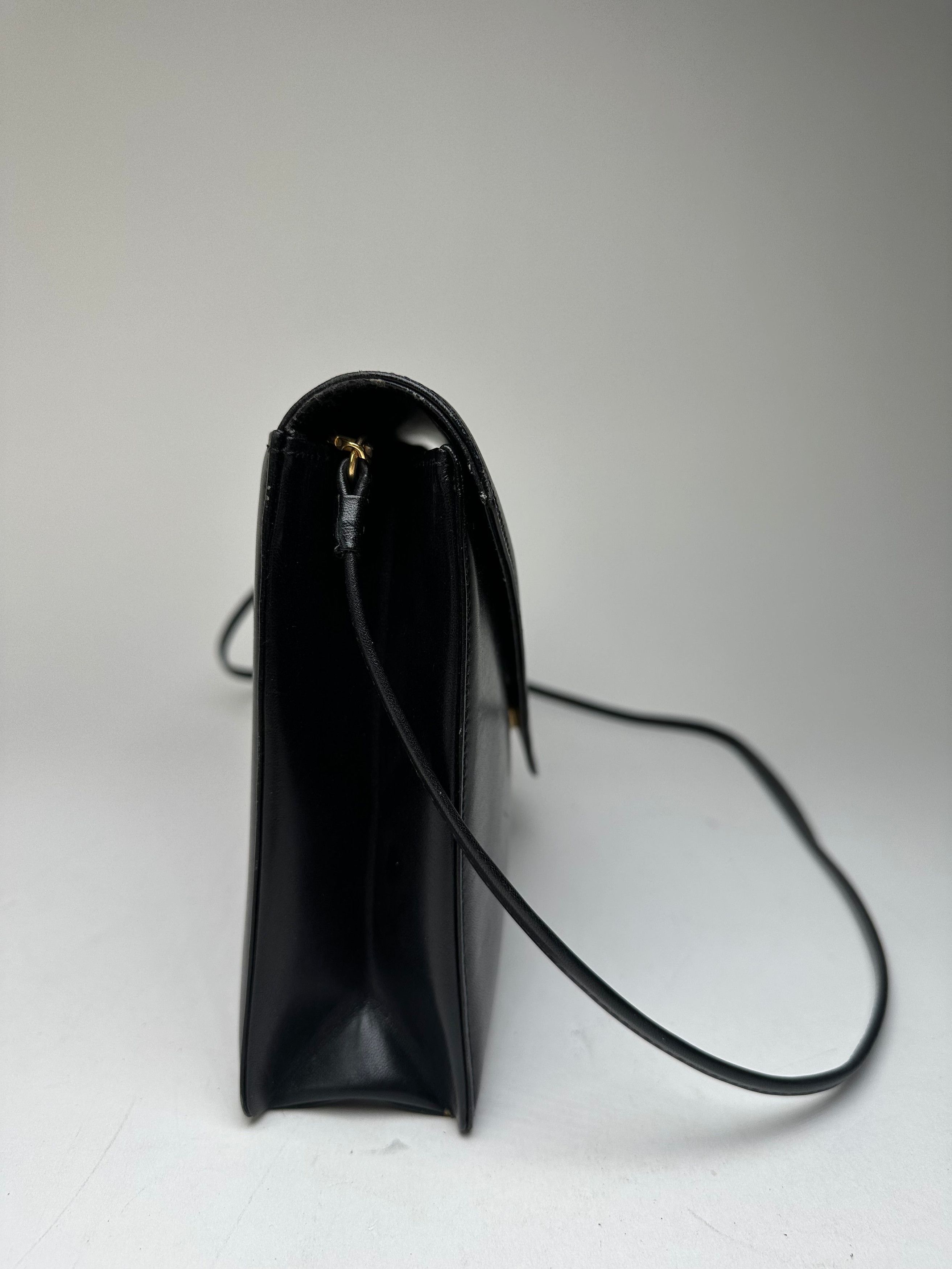 Givenchy Vintage Asymetric Leather Shoulder Bag Black Size ONE SIZE - 10 Thumbnail