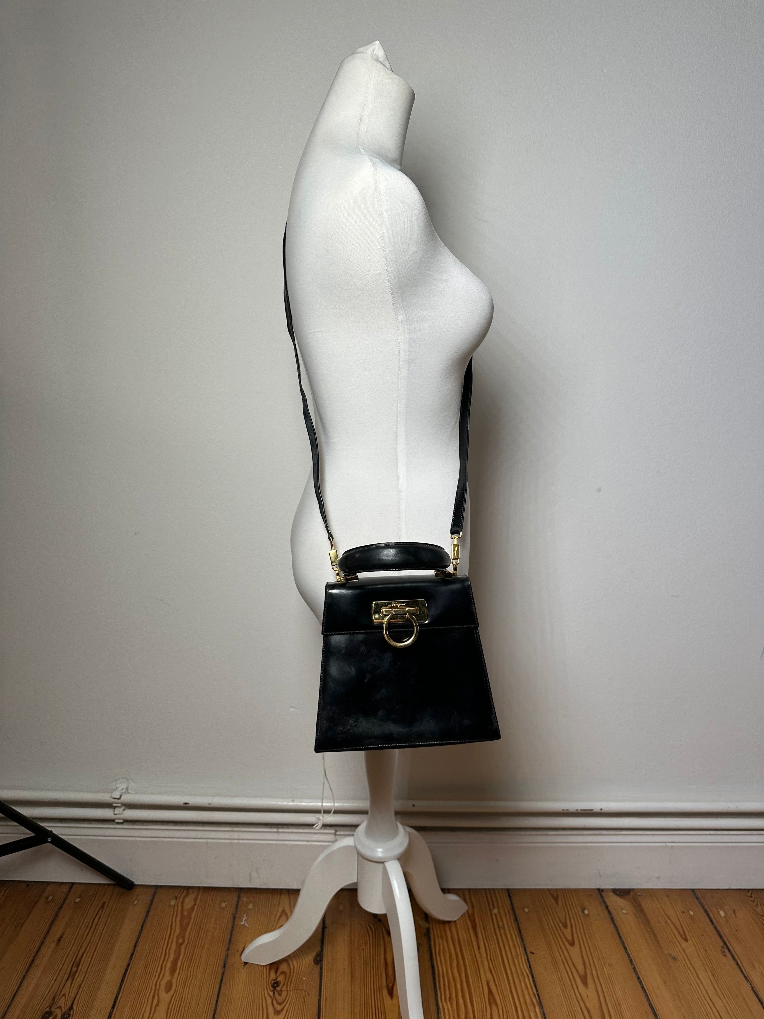 Salvatore Ferragamo Vintage 2Way Patent Leather Handbag Black Size ONE SIZE - 4 Thumbnail