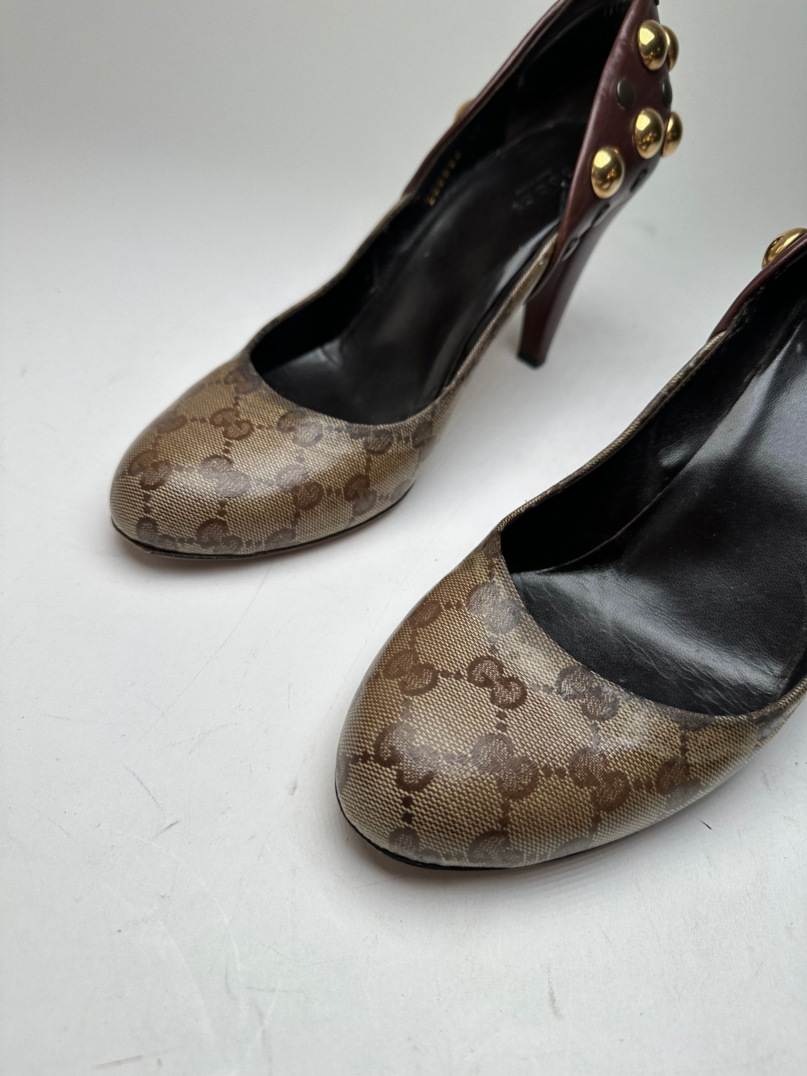 Gucci Vintage Studded Monogram Leather Pumps Beige Brown EU40 Size US 7 / IT 37 - 2 Thumbnail