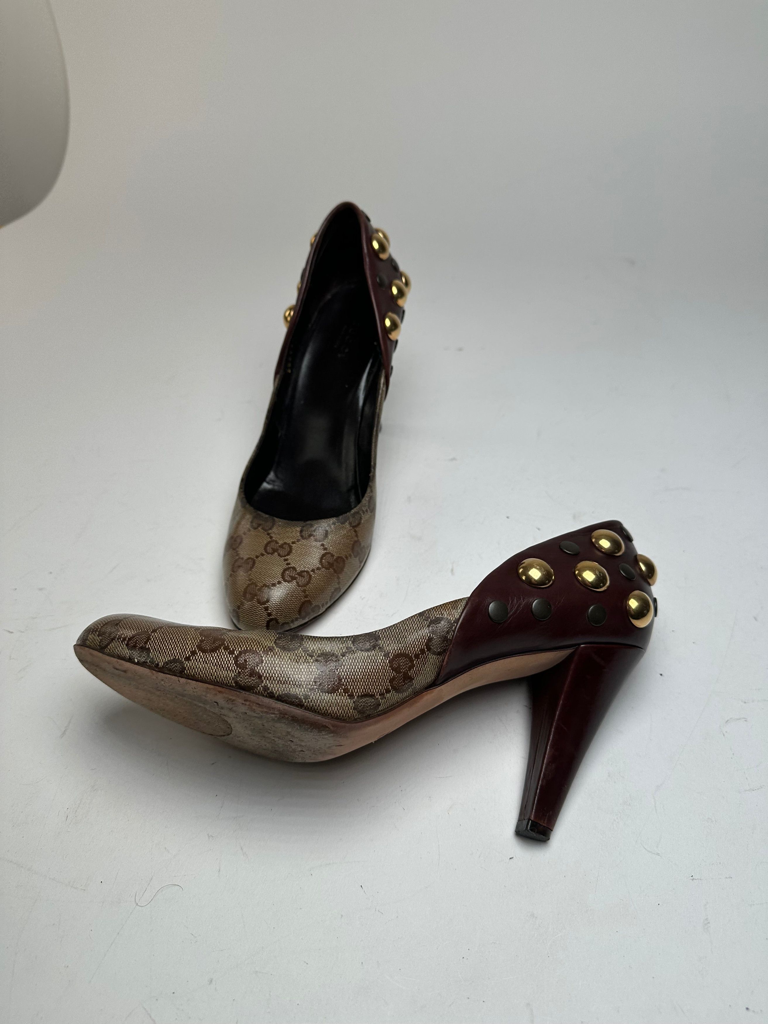 Gucci Vintage Studded Monogram Leather Pumps Beige Brown EU40 Size US 7 / IT 37 - 3 Thumbnail