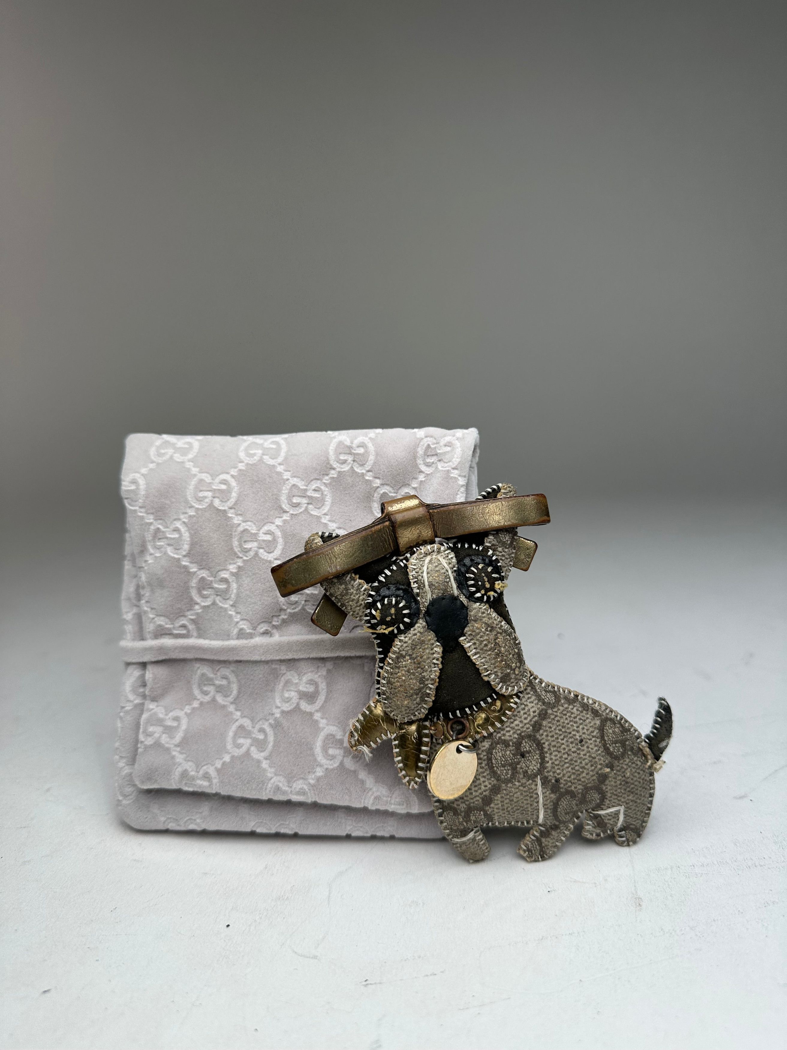 Gucci Vintage Leather Monogram Dog Pendant Size ONE SIZE - 5 Thumbnail