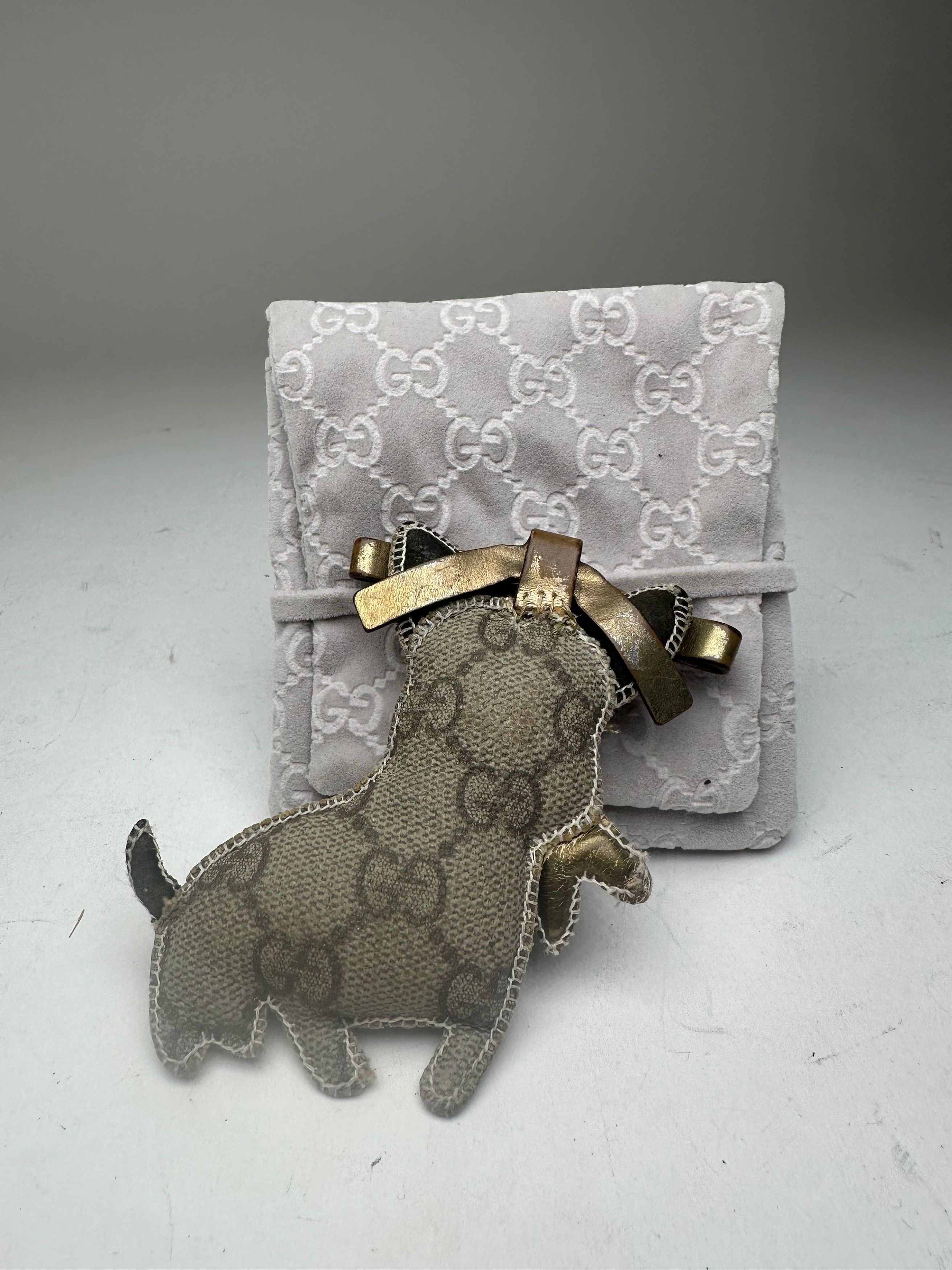 Gucci Vintage Leather Monogram Dog Pendant Size ONE SIZE - 2 Thumbnail