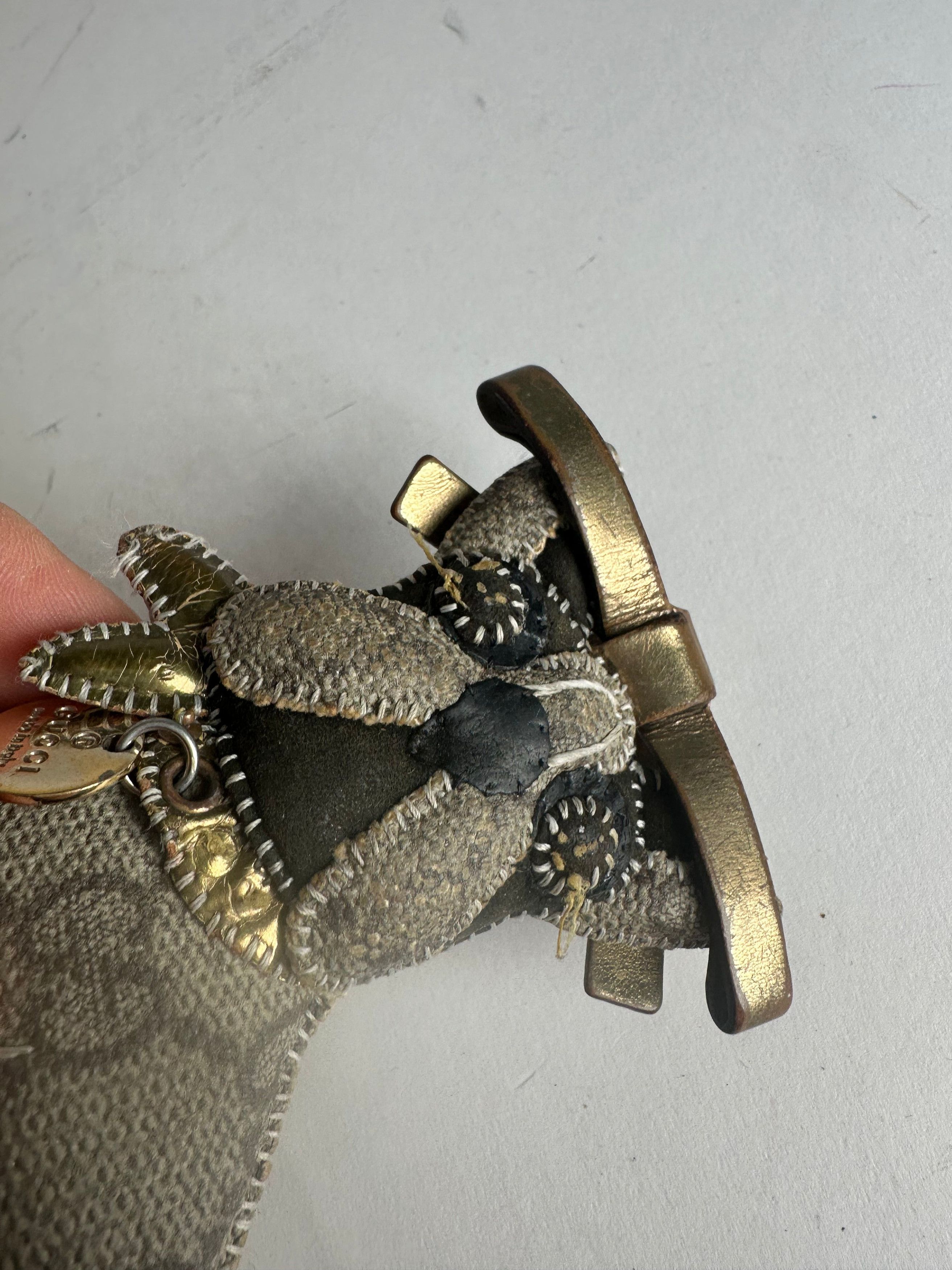 Gucci Vintage Leather Monogram Dog Pendant Size ONE SIZE - 4 Thumbnail