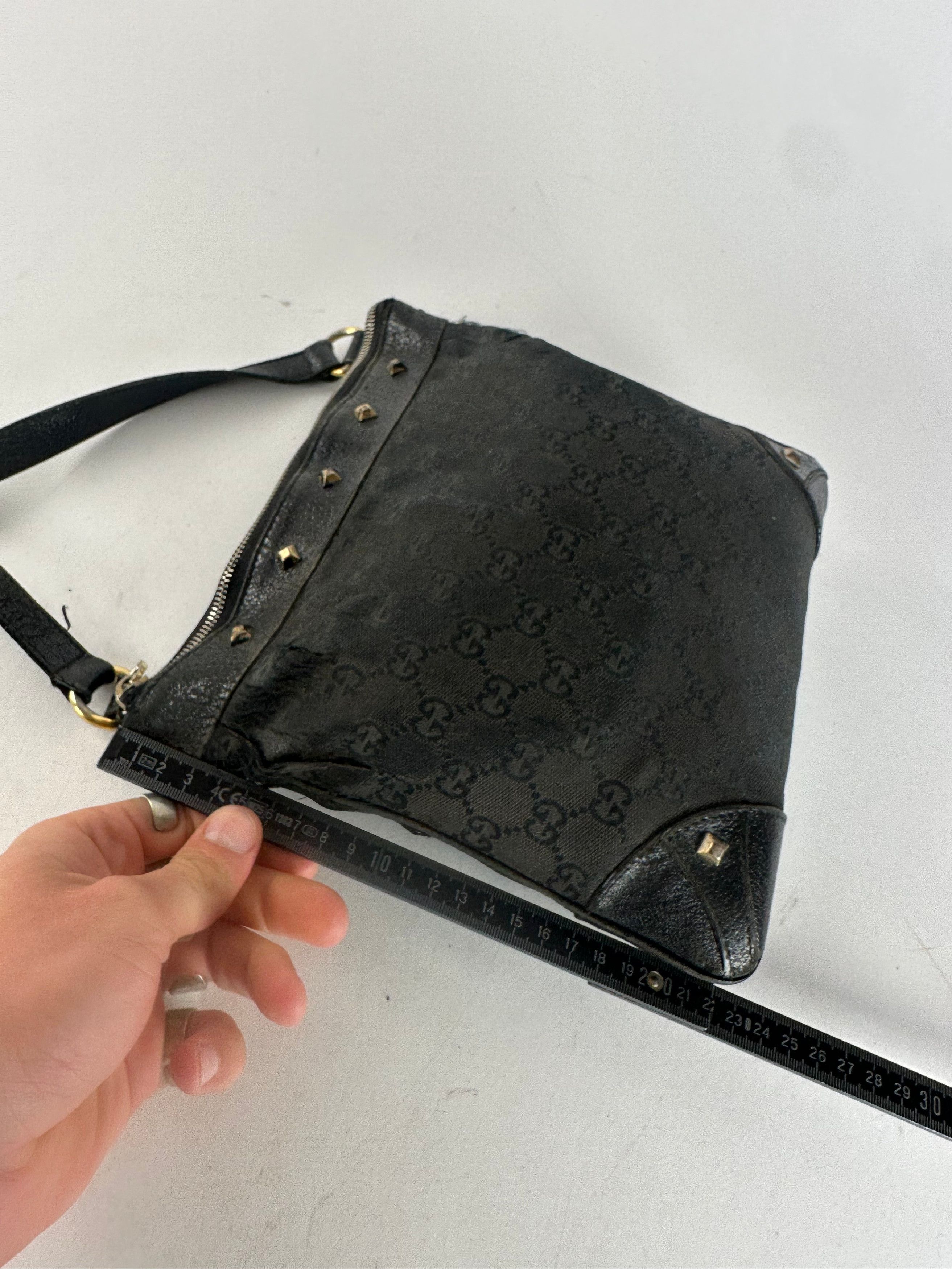 Gucci Vintage Studded Monogram Indy Shoulder / Crossbody Bag Black Size ONE SIZE - 12 Thumbnail