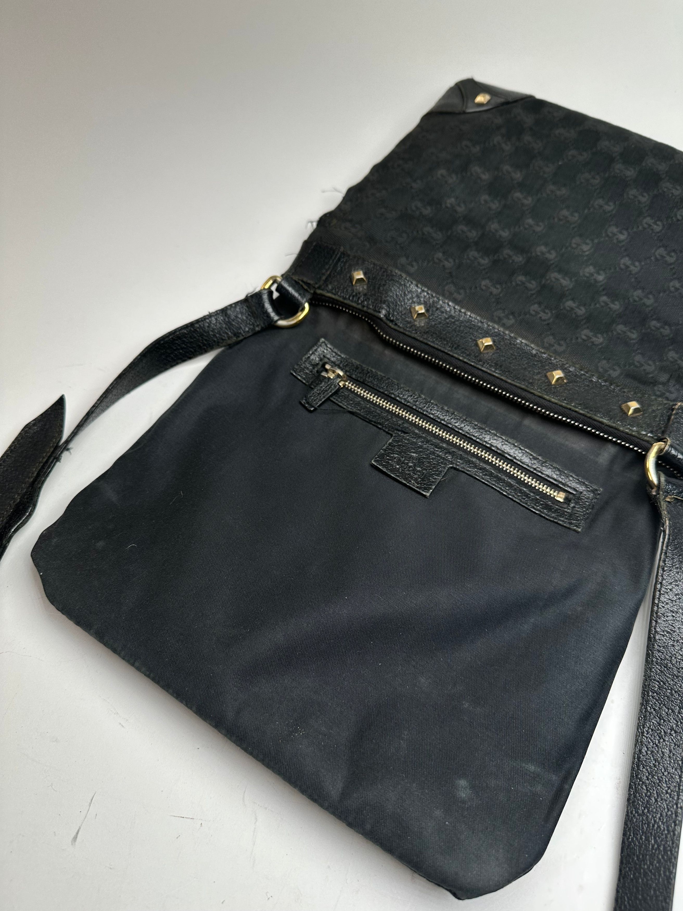 Gucci Vintage Studded Monogram Indy Shoulder / Crossbody Bag Black Size ONE SIZE - 5 Thumbnail