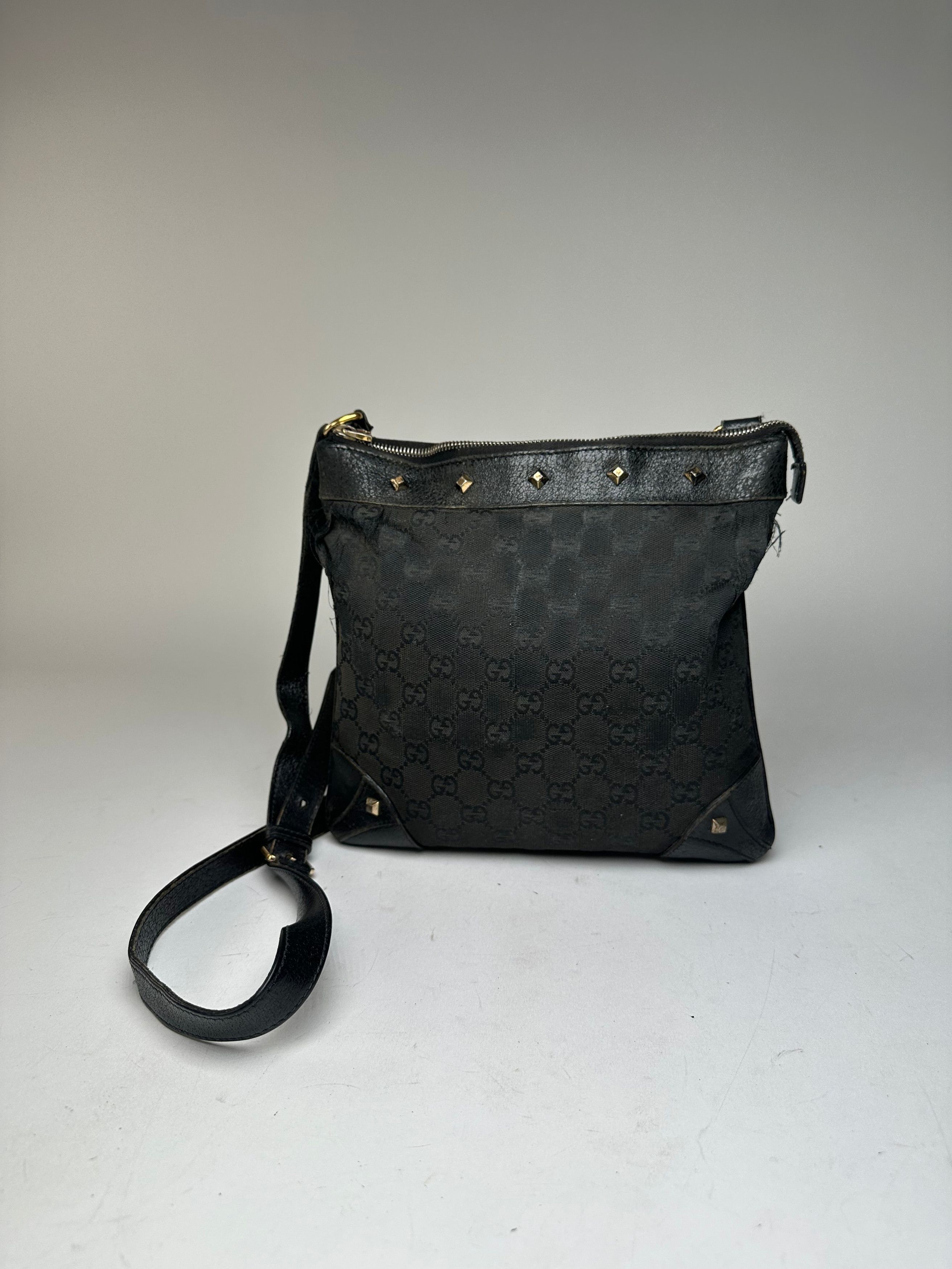 Gucci Vintage Studded Monogram Indy Shoulder / Crossbody Bag Black Size ONE SIZE - 9 Thumbnail