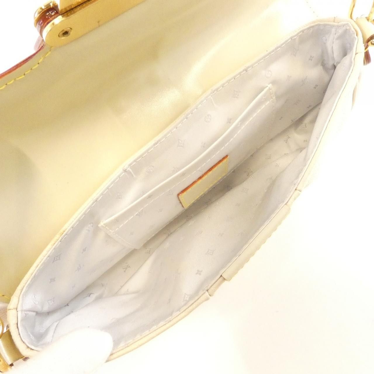 Louis Vuitton Louis Vuitton Louis Vuitton Suhali Precious Goatskin Shoulder Bag Leather Handbag M91774 DUTY FREE for USA Size ONE SIZE - 9 Thumbnail