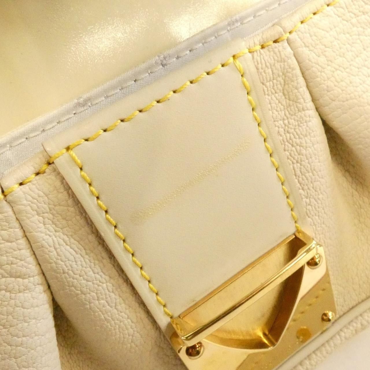 Louis Vuitton Louis Vuitton Louis Vuitton Suhali Precious Goatskin Shoulder Bag Leather Handbag M91774 DUTY FREE for USA Size ONE SIZE - 6 Thumbnail