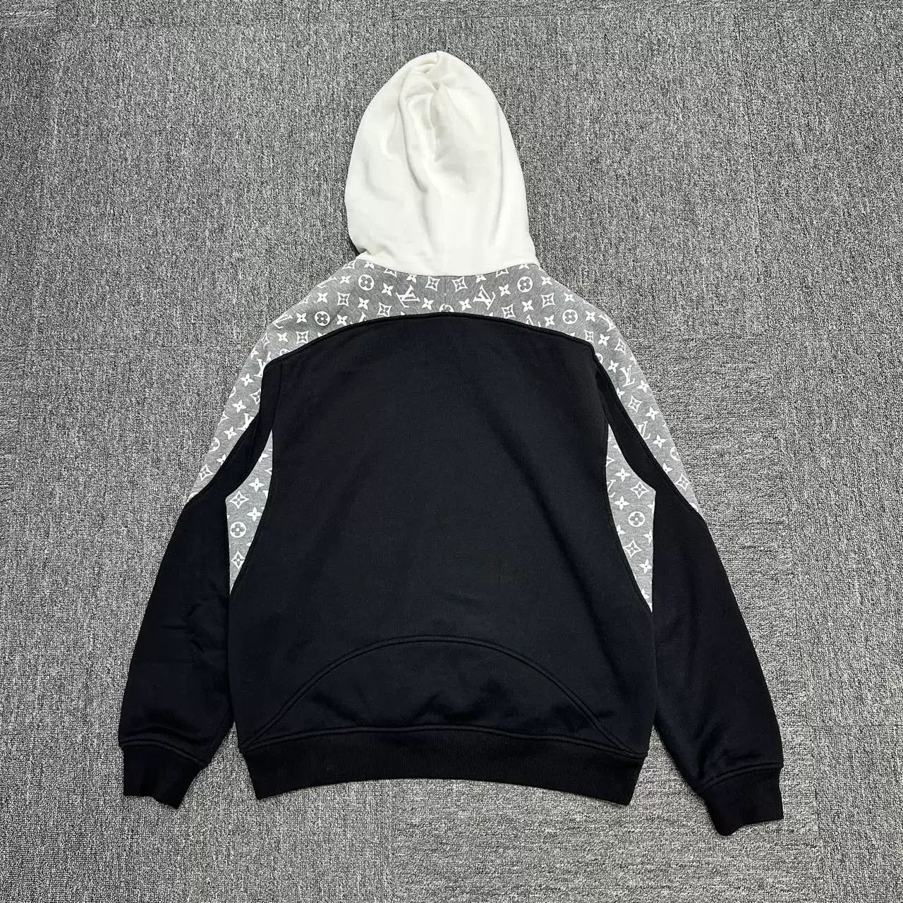 Louis Vuitton Louis Vuitton First Generation Circular Hoodie Size US M / EU 48-50 / 2 - 4 Thumbnail