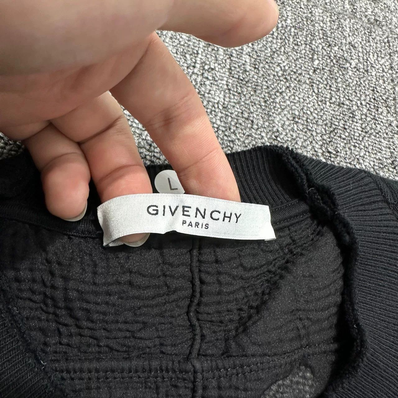Givenchy Givenchy Distressed Logo Letter Sweatshirt Size US L / EU 52-54 / 3 - 2 Thumbnail