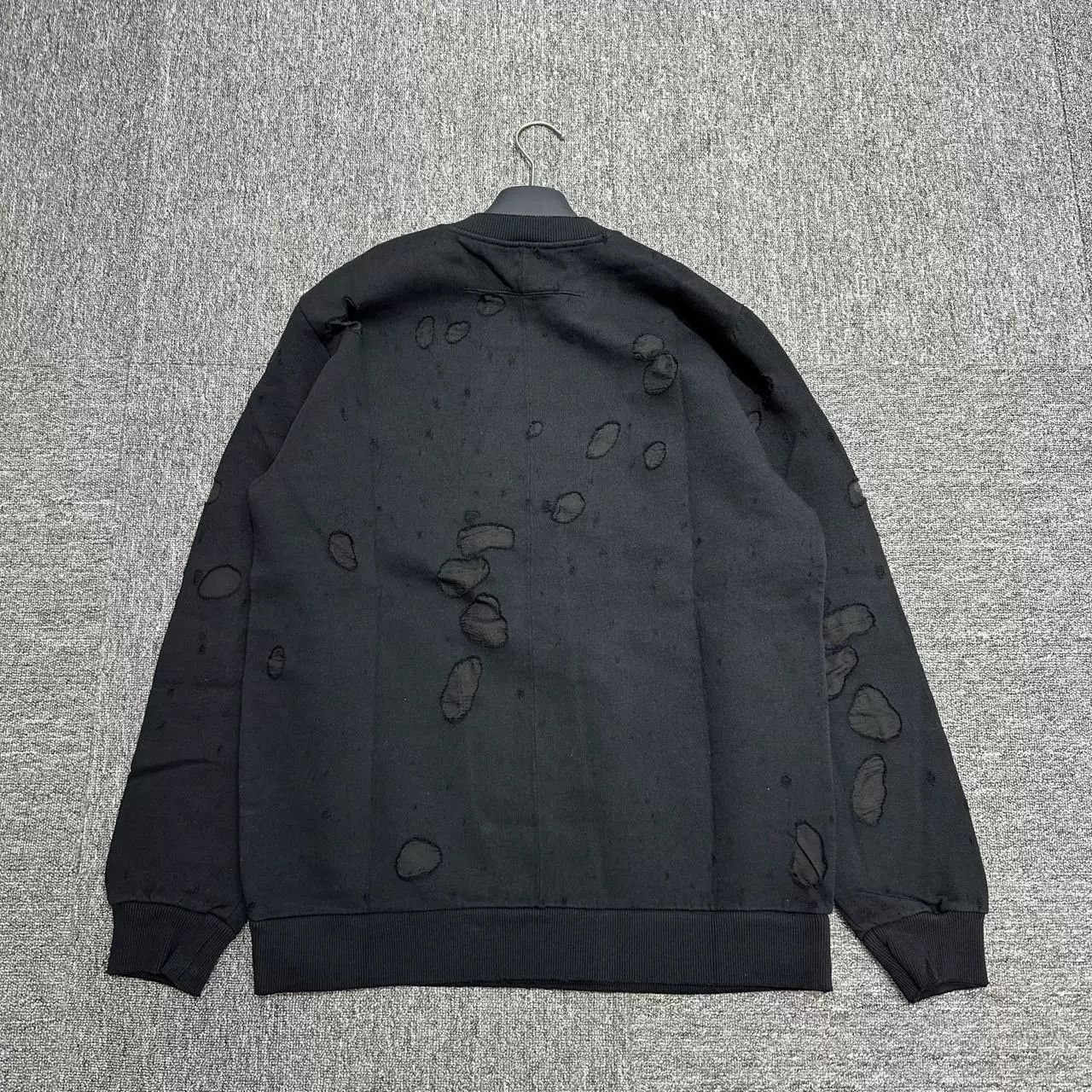 Givenchy Givenchy Distressed Logo Letter Sweatshirt Size US L / EU 52-54 / 3 - 4 Thumbnail