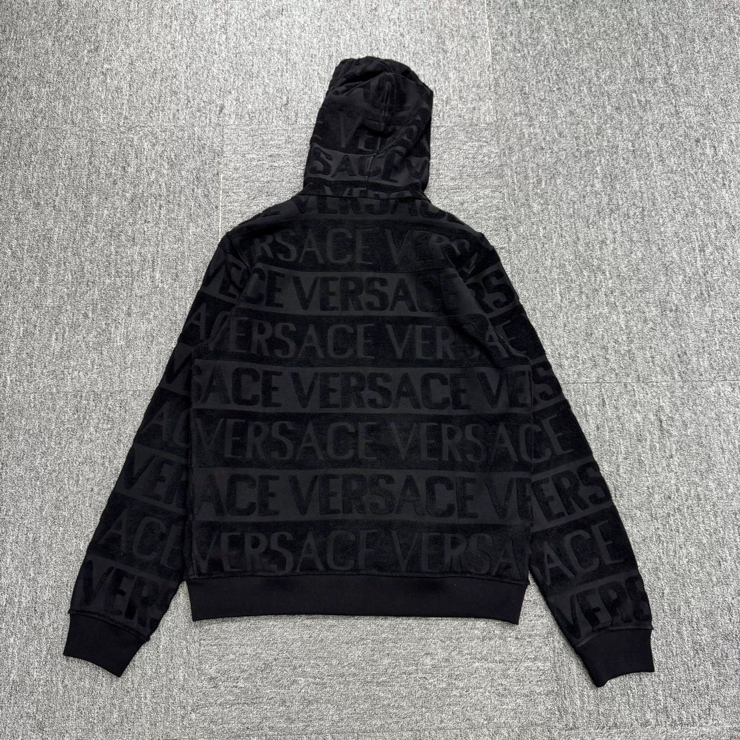 Versace Versace Letter All-Over Print Hoodie Size US L / EU 52-54 / 3 - 5 Thumbnail