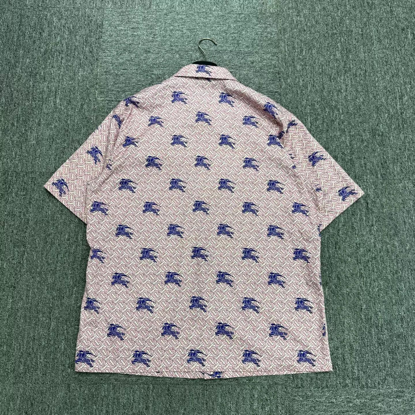 Burberry Burberry Horse Pattern Short Sleeve Size US M / EU 48-50 / 2 - 5 Thumbnail