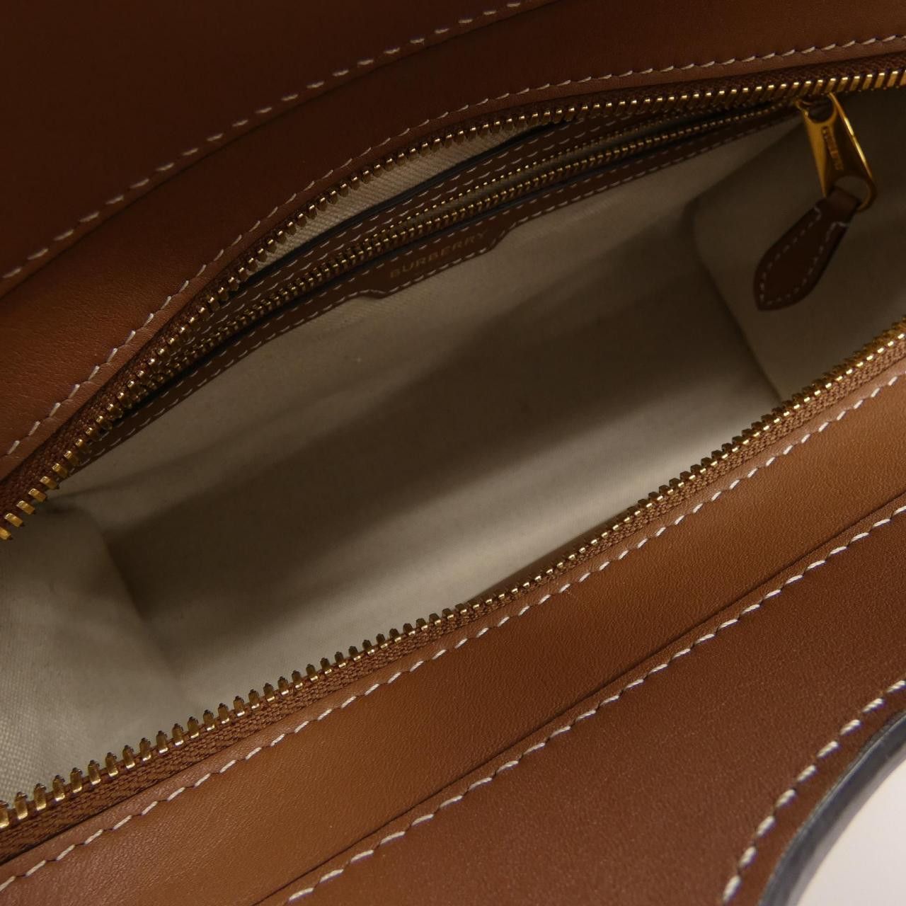 Burberry Burberry Burberry Leather Shoulder Bag Others Crossbody Bag 80367451 DUTY FREE for USA Size ONE SIZE - 6 Thumbnail