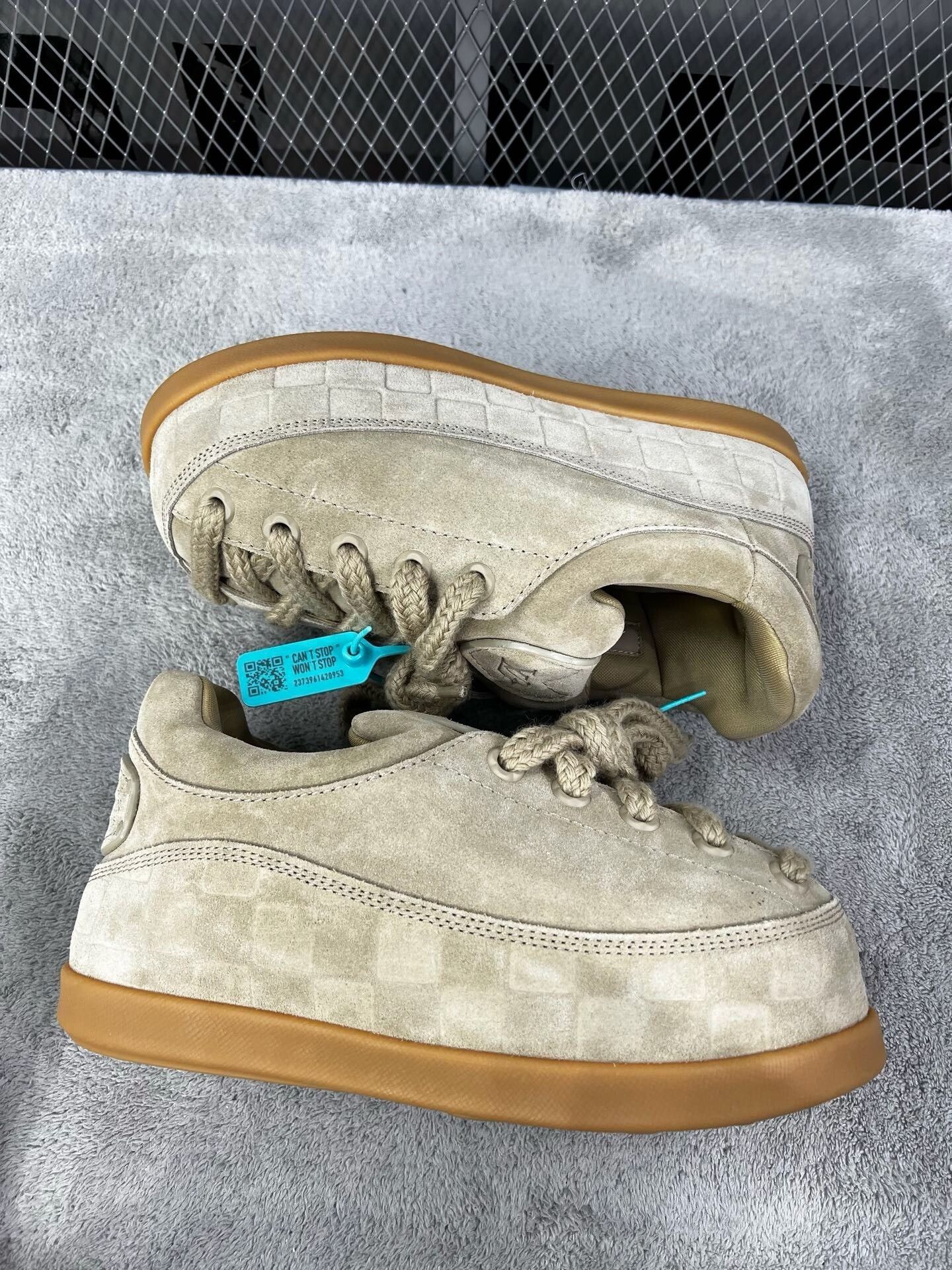 Louis Vuitton Louis Vuitton Collab Beige Lowtop Sneakers 25 Men Size US 10 / EU 43 - 4 Thumbnail