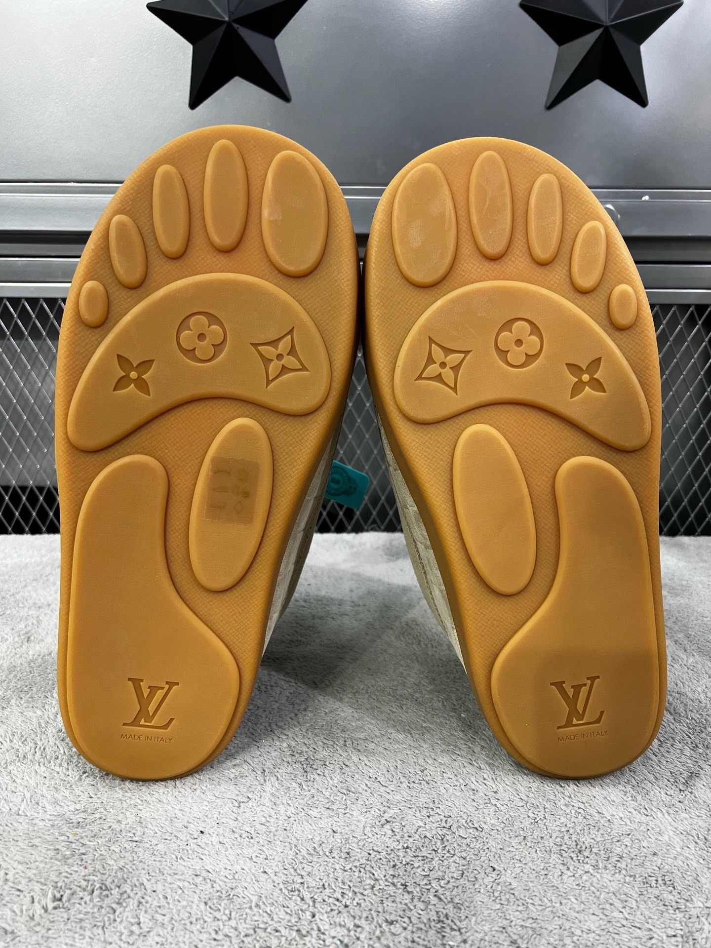 Louis Vuitton Louis Vuitton Collab Beige Lowtop Sneakers 25 Men Size US 10 / EU 43 - 5 Thumbnail