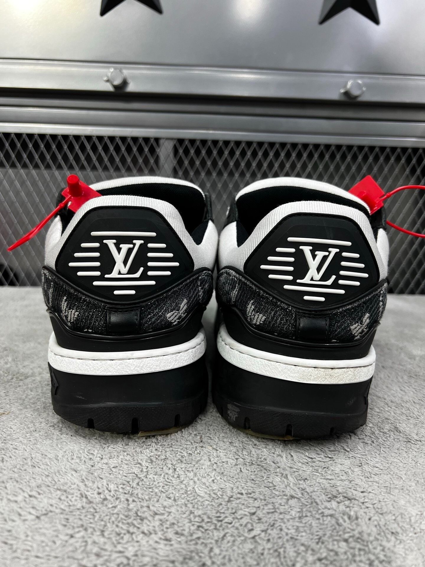 Louis Vuitton Louis Vuitton Training Black Lowtop Sneakers 41 Men Size US 8.5 / EU 41-42 - 7 Thumbnail