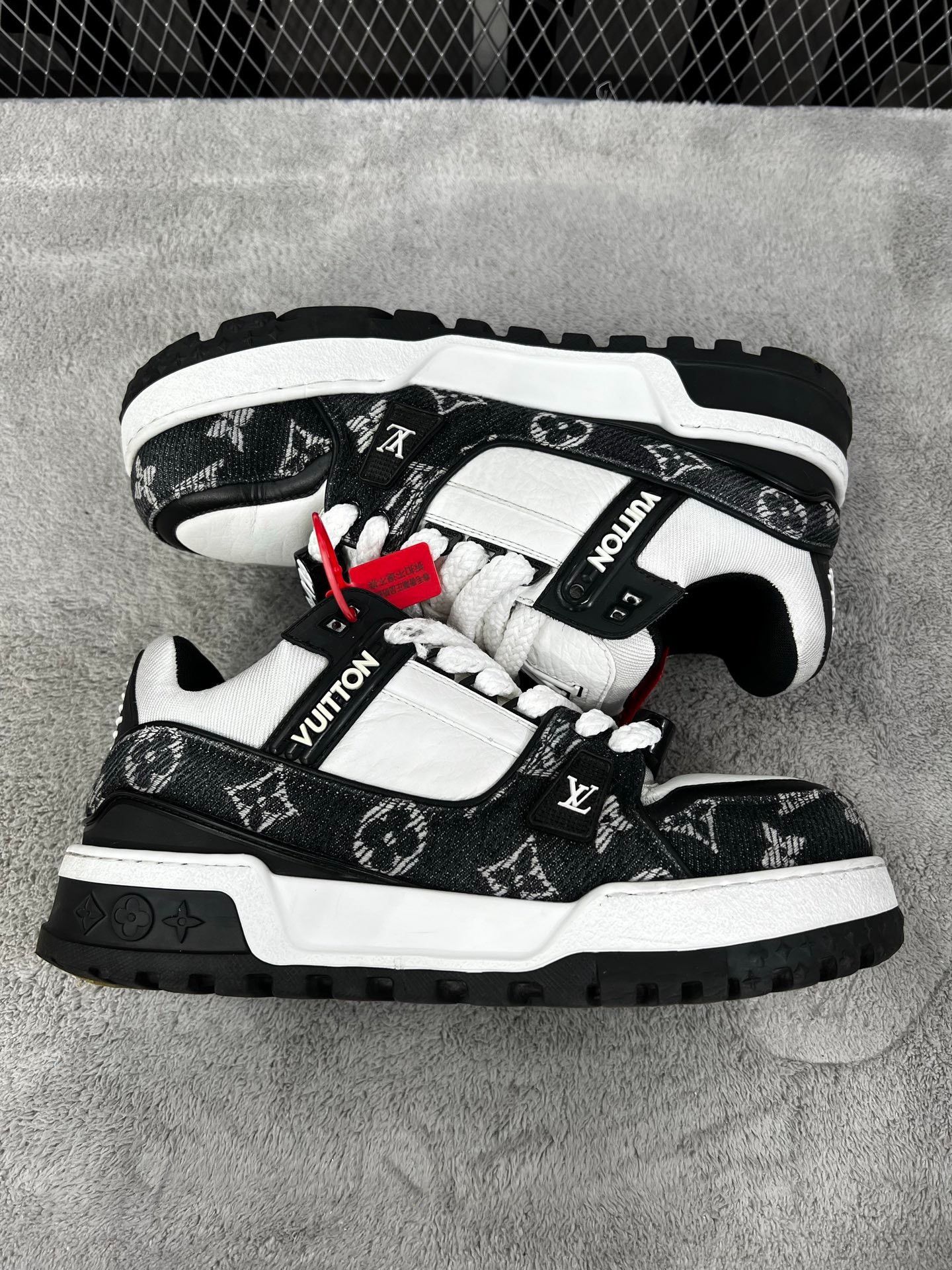 Louis Vuitton Louis Vuitton Training Black Lowtop Sneakers 41 Men Size US 8.5 / EU 41-42 - 4 Thumbnail