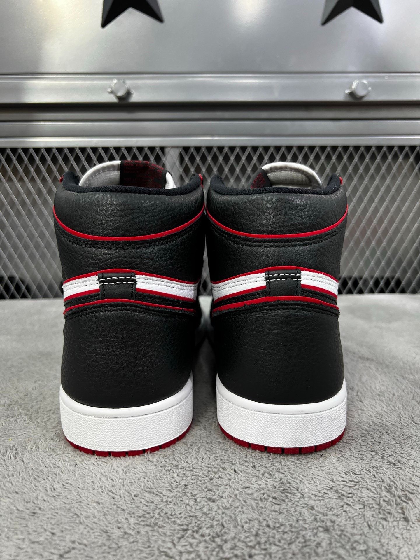 Nike Nike Retro Red Lowtop Sneakers 44 Men Size US 10.5 / EU 43-44 - 6 Thumbnail