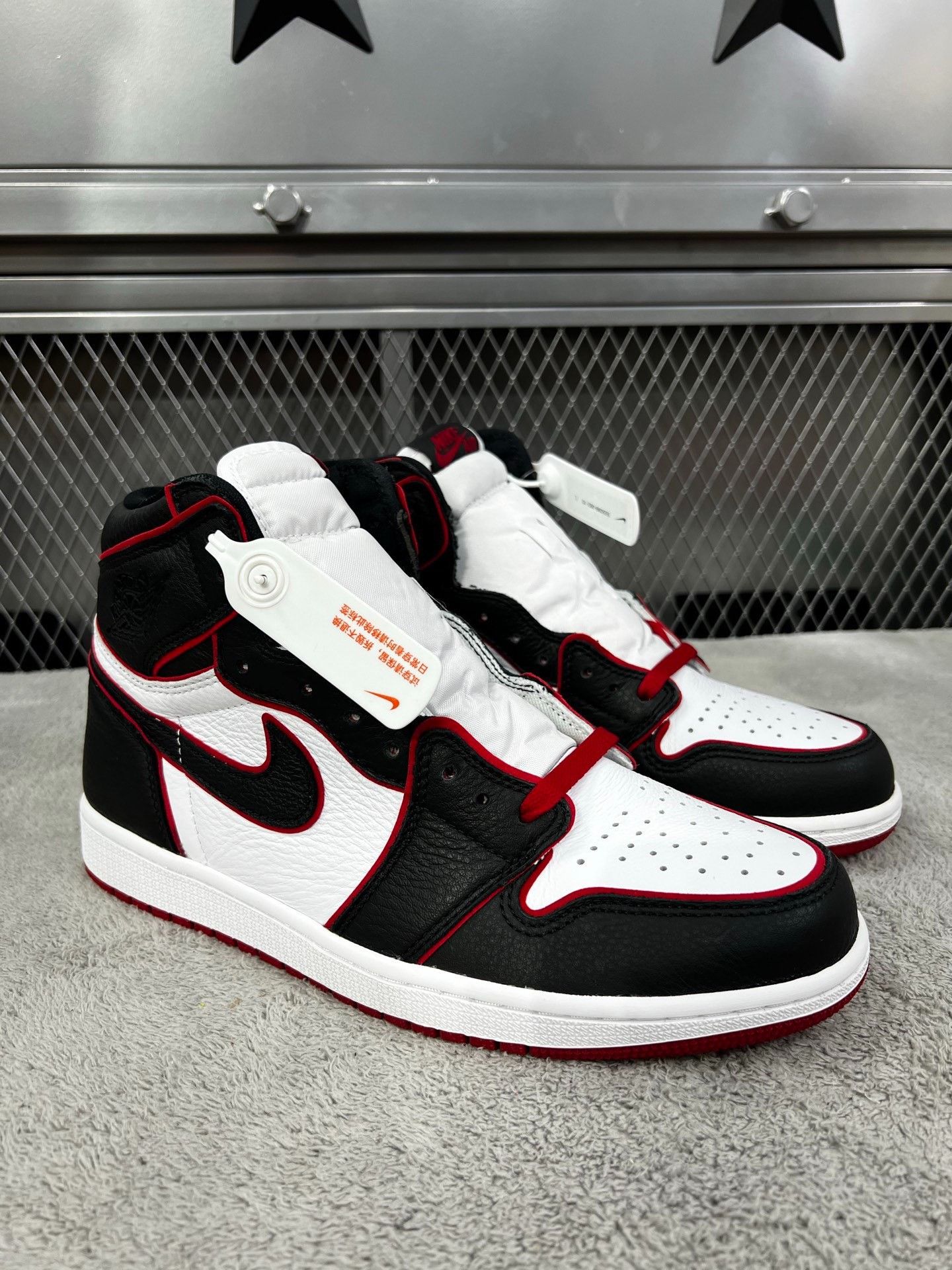 Nike Nike Retro Red Lowtop Sneakers 44 Men Size US 10.5 / EU 43-44 - 3 Thumbnail