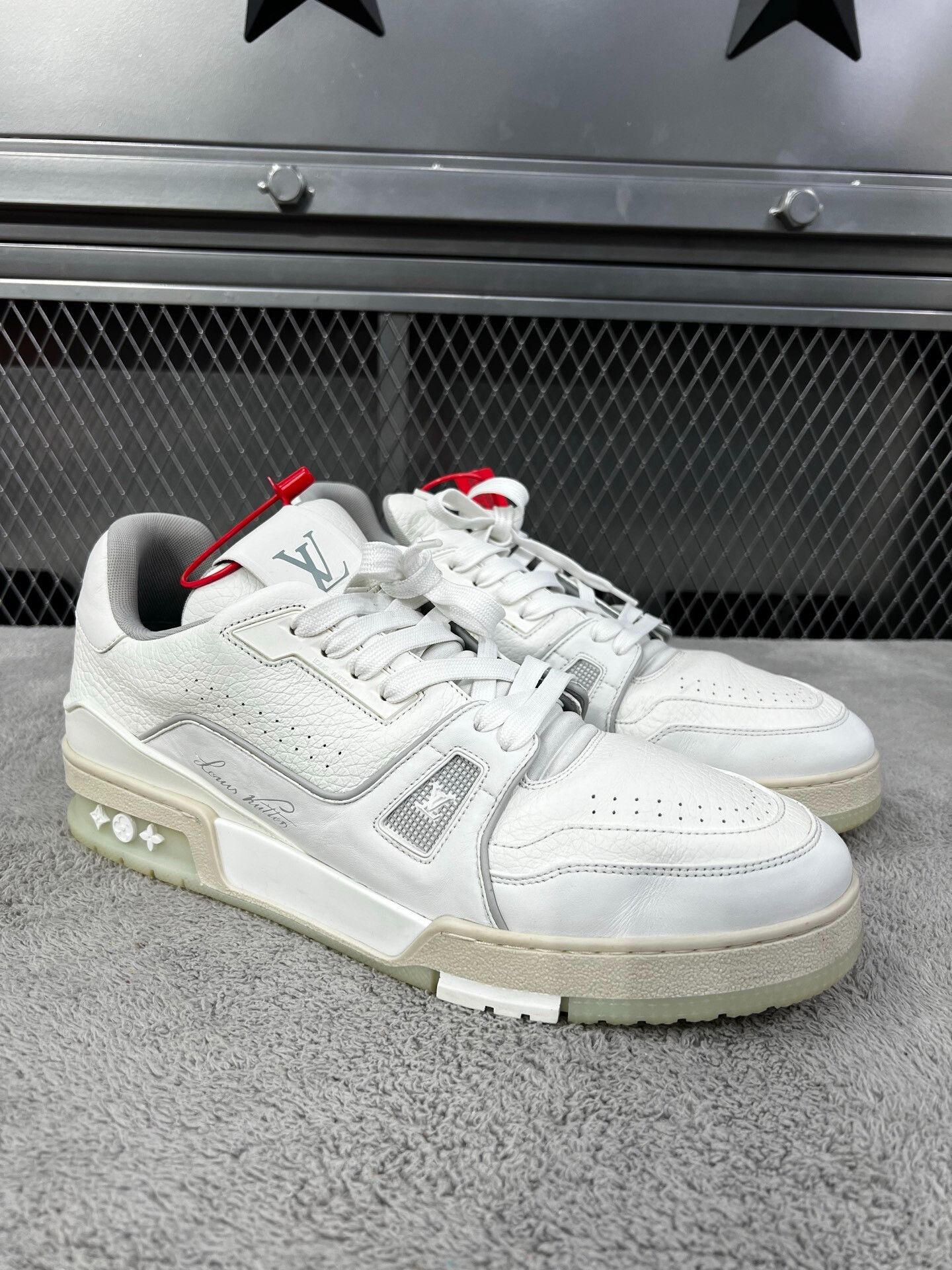 Louis Vuitton Louis Vuitton Training White Lowtop Sneakers 43 Men Size US 10 / EU 43 - 3 Thumbnail