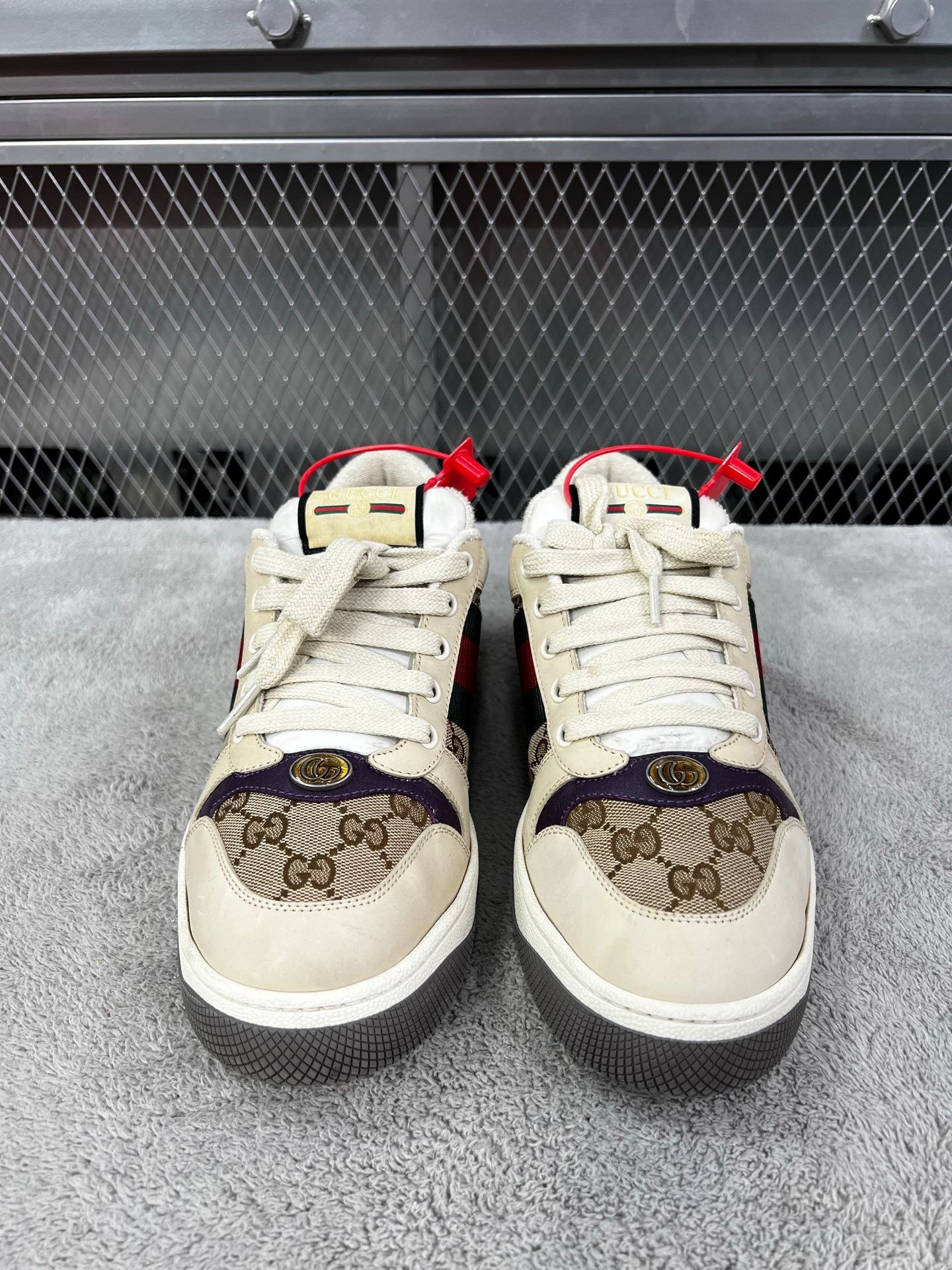 Gucci Gucci Beige Lowtop Sneakers 42 Men Size US 9 / EU 42 - 2 Thumbnail