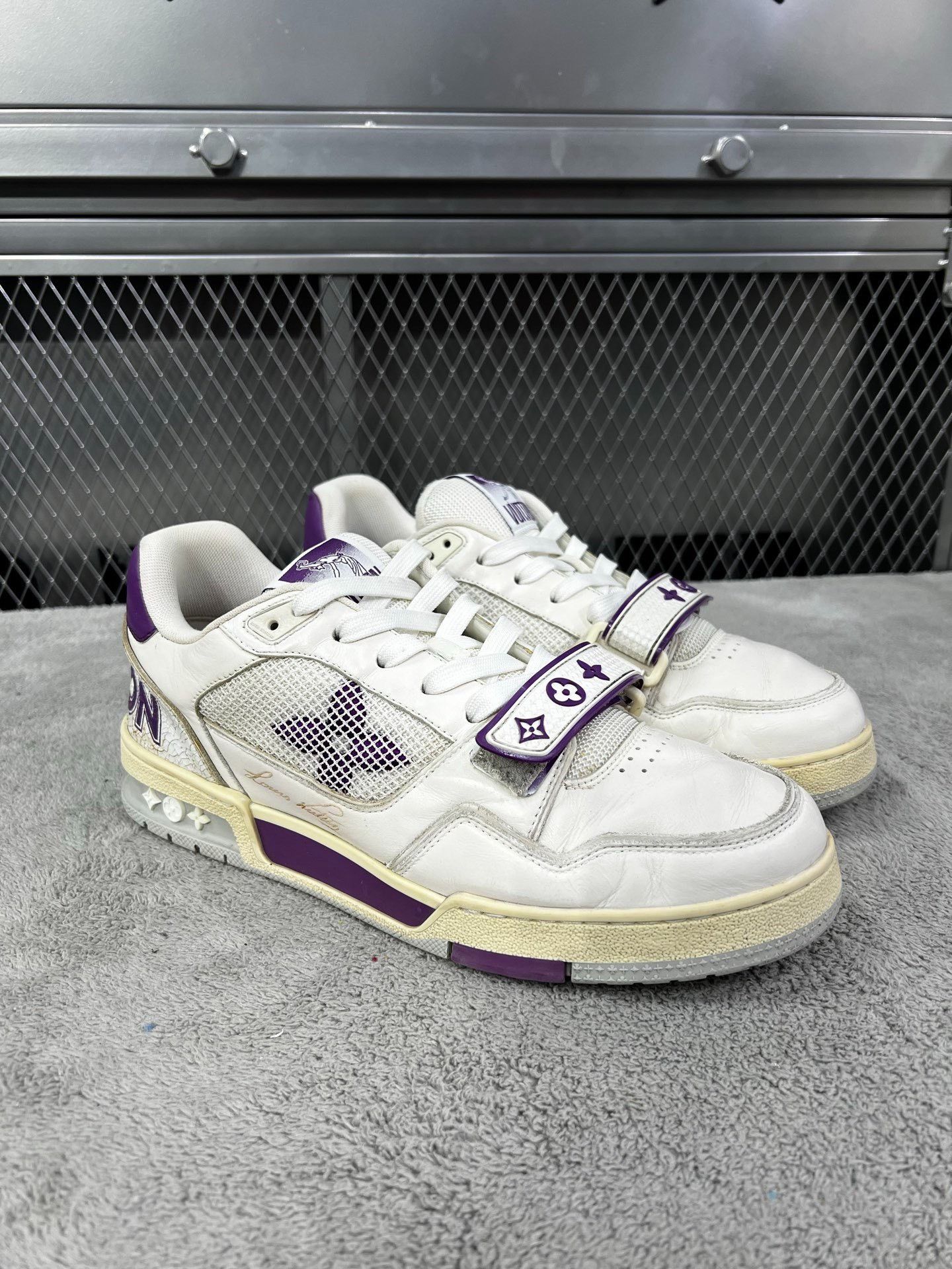 Louis Vuitton Louis Vuitton Training White Lowtop Sneakers 41 Men Size US 8.5 / EU 41-42 - 3 Thumbnail