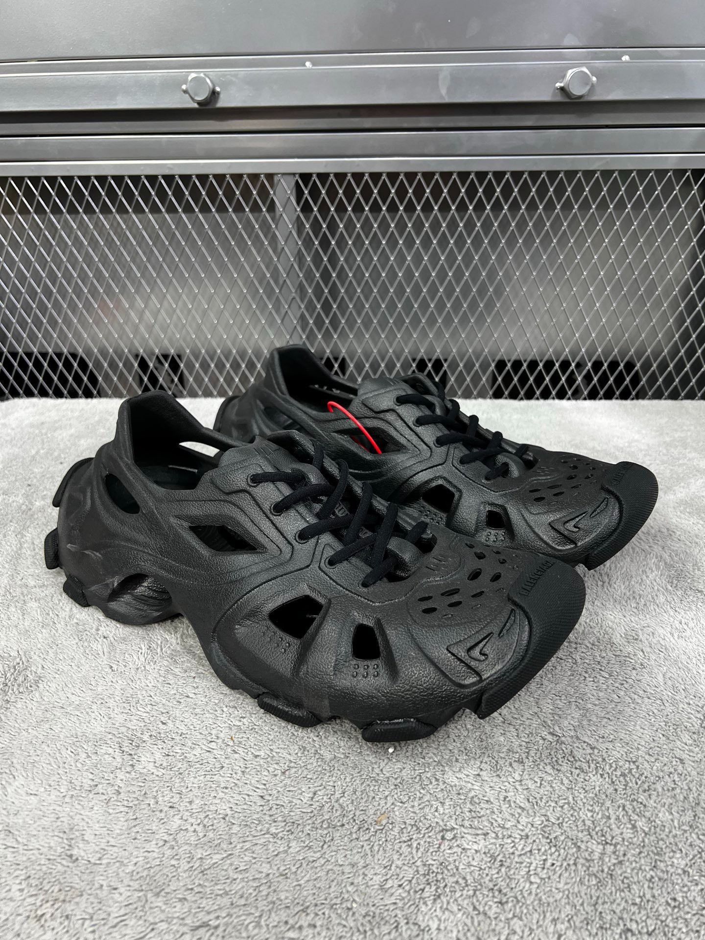 Balenciaga Balenciaga Black Lowtop Sneakers 44 Men Size US 10.5 / EU 43-44 - 3 Thumbnail