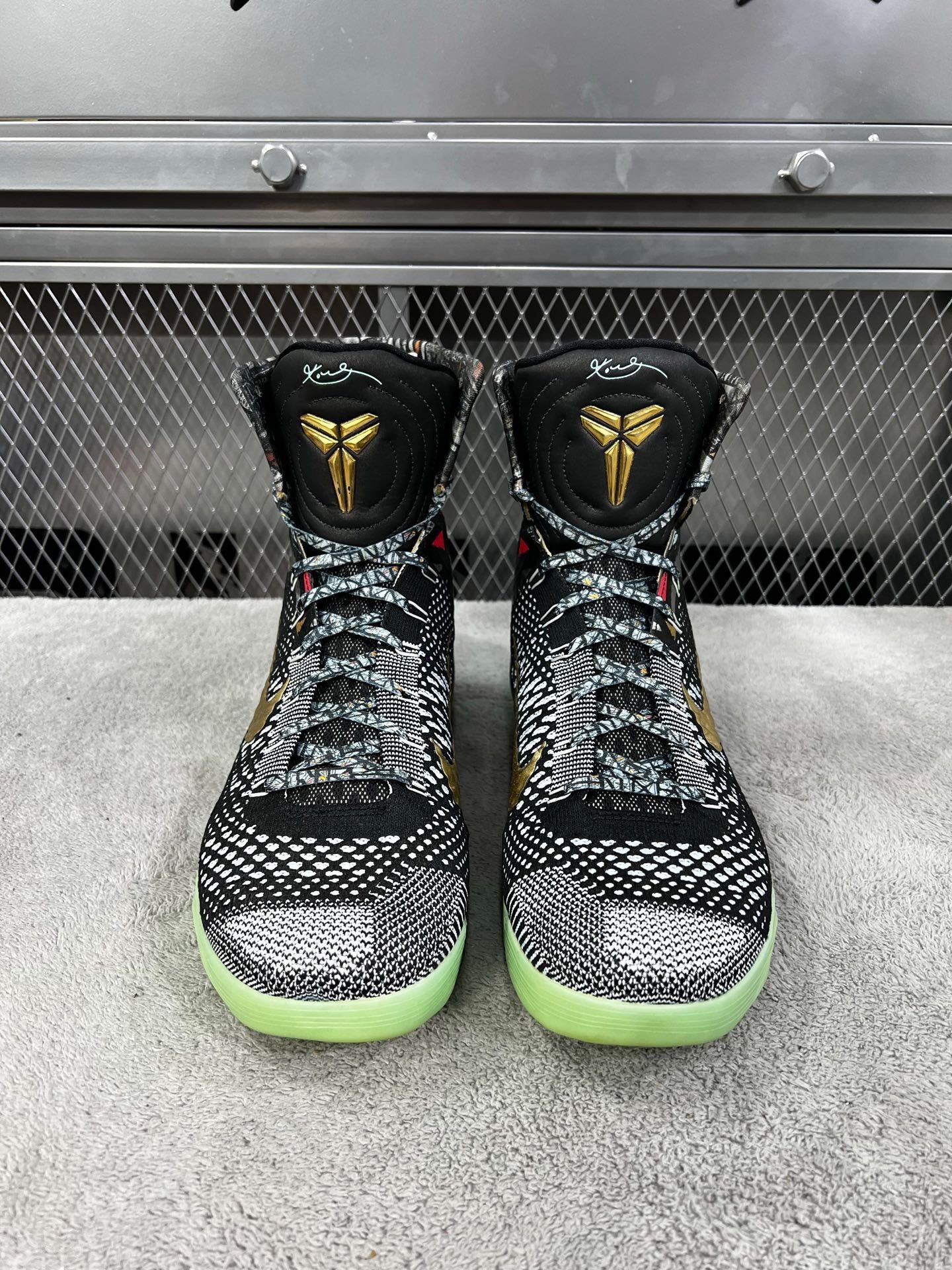 Nike Nike KOBE 9 Black Lowtop Sneakers 44.5 Men Size US 11 / EU 44 - 2 Thumbnail