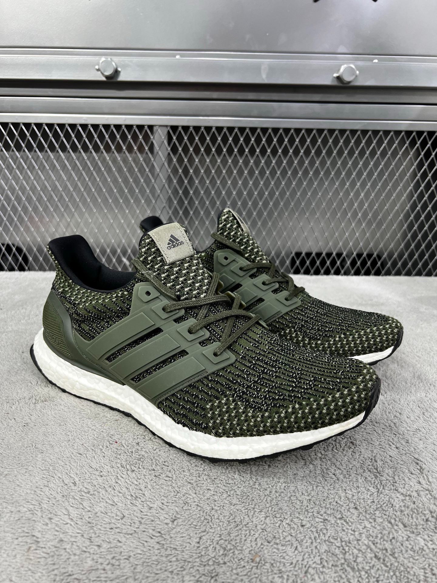 Adidas Adidas Running Green Lowtop Sneakers 44 Men Size US 10.5 / EU 43-44 - 3 Thumbnail
