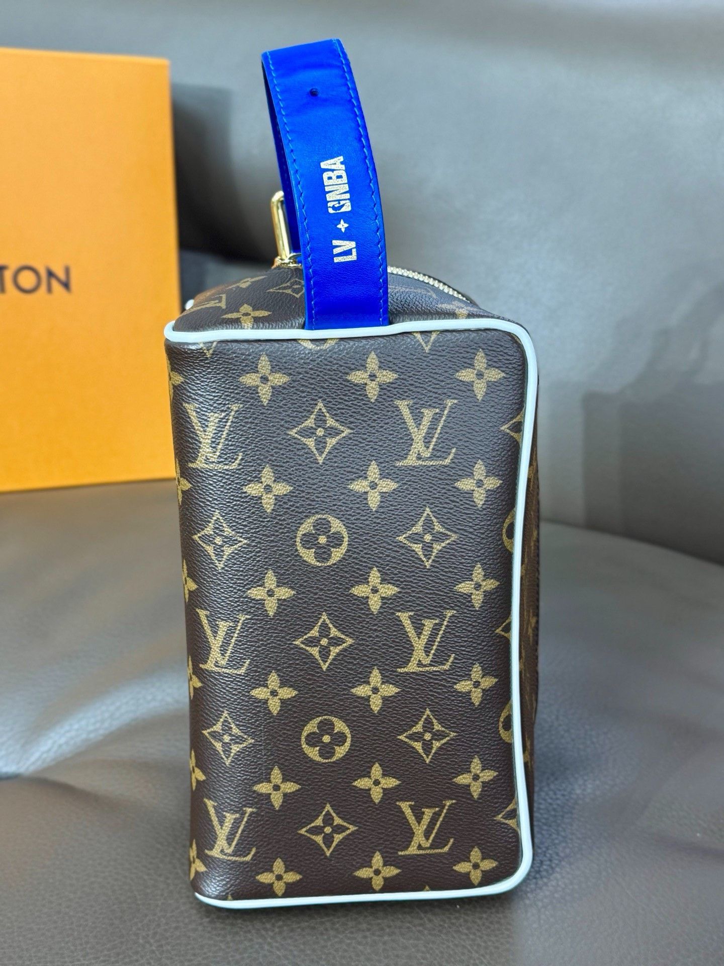 Louis Vuitton Louis Vuitton Collab Brown Bag M Men Size ONE SIZE - 2 Thumbnail