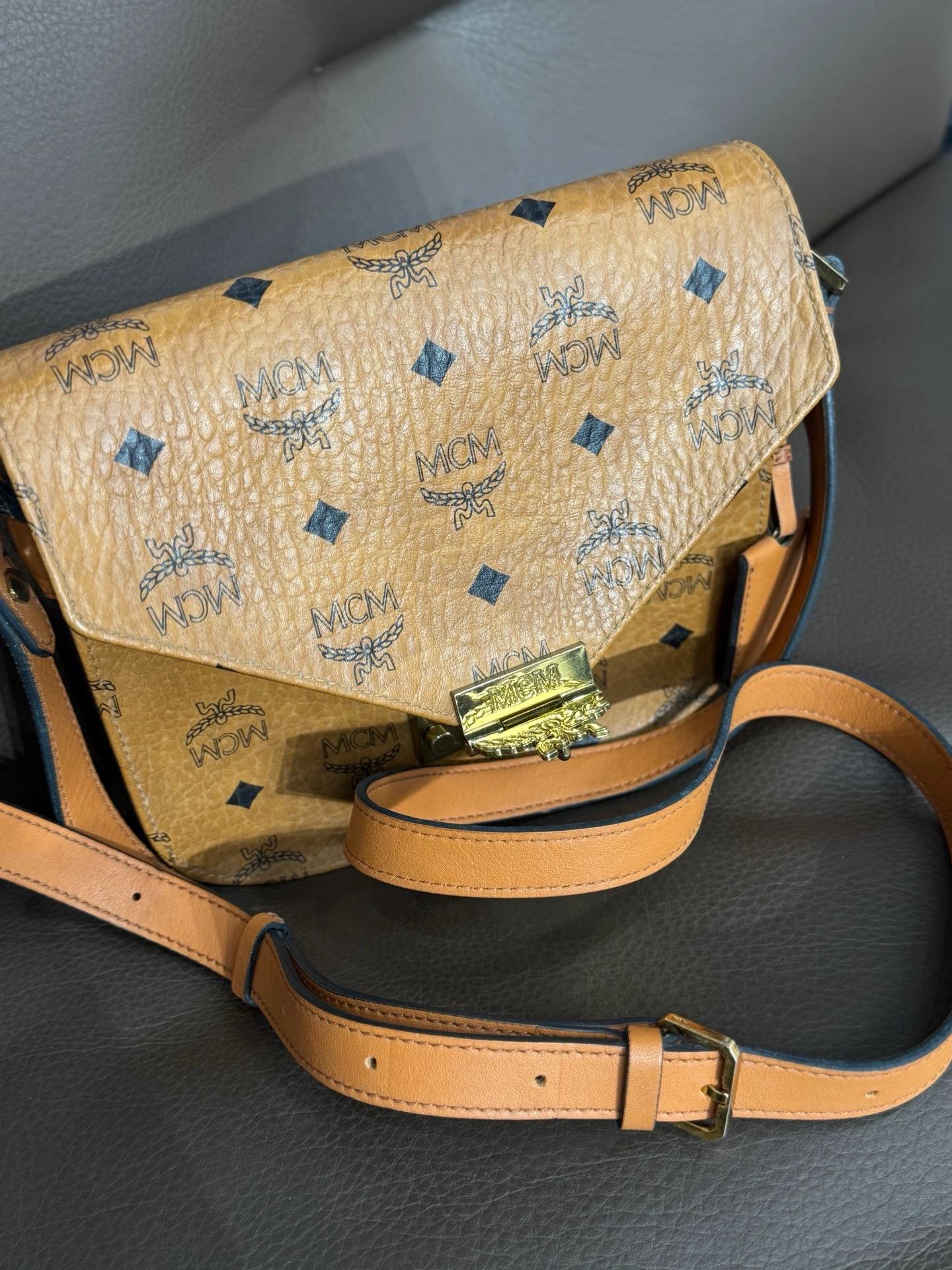 MCM MCM Shoulder Bag M Women Size ONE SIZE - 4 Thumbnail