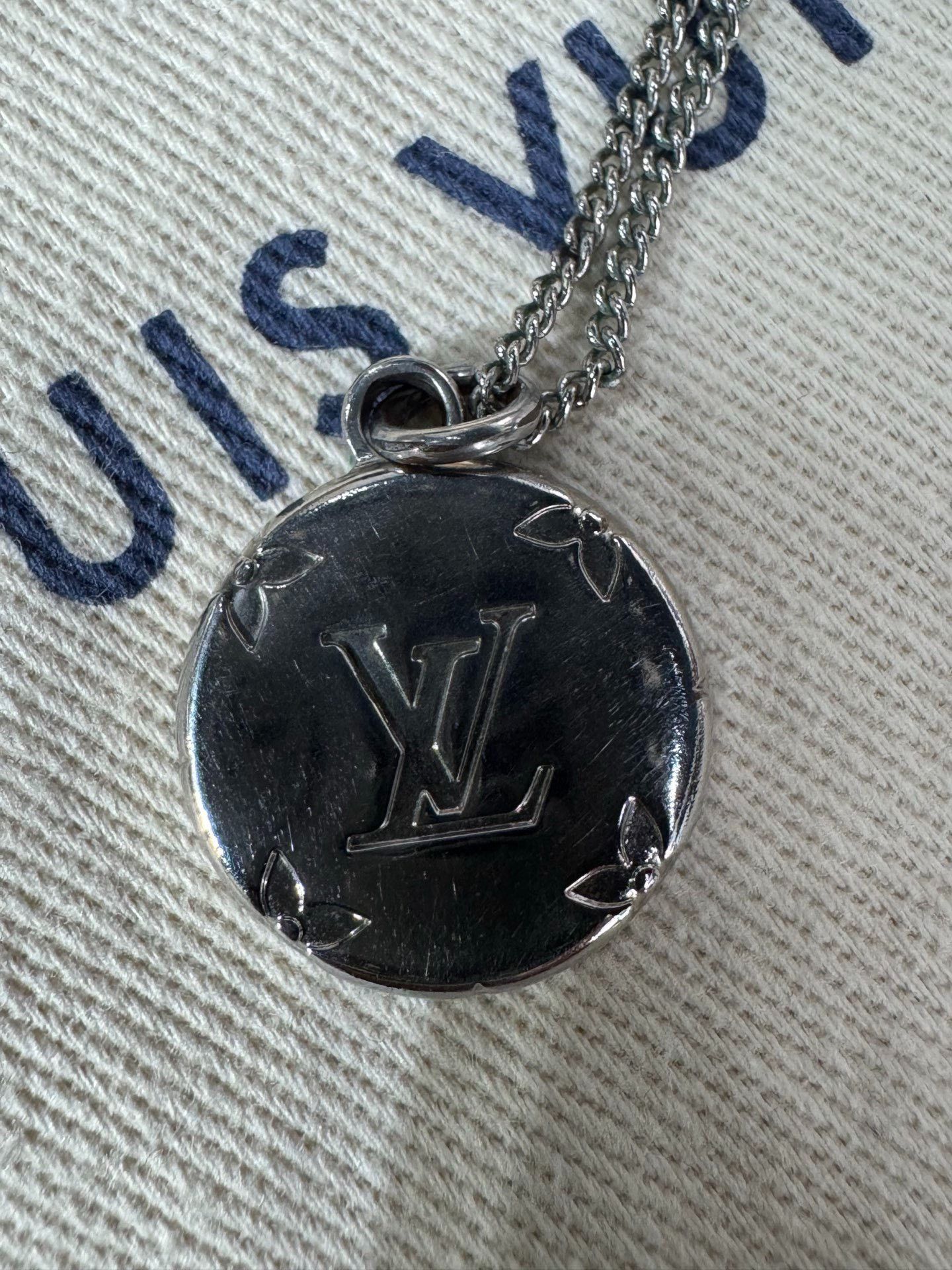 Louis Vuitton Louis Vuitton Silver Jewelry 60 Men Size ONE SIZE - 4 Thumbnail