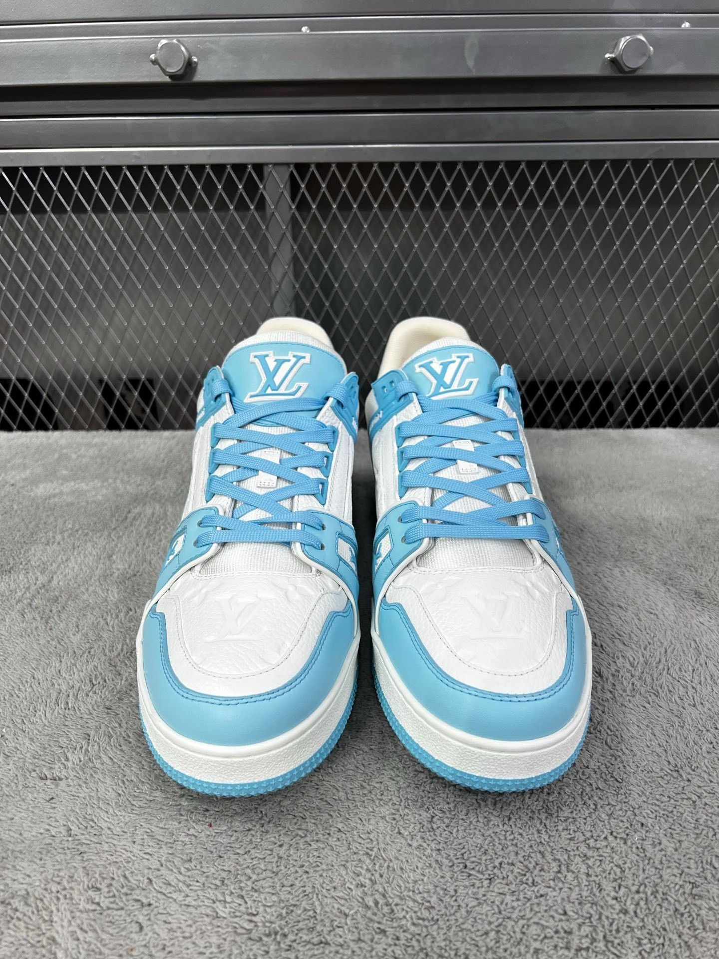 Louis Vuitton Louis Vuitton Training Blue Lowtop Sneakers 43.5 Men Size US 10.5 / EU 43-44 - 2 Thumbnail