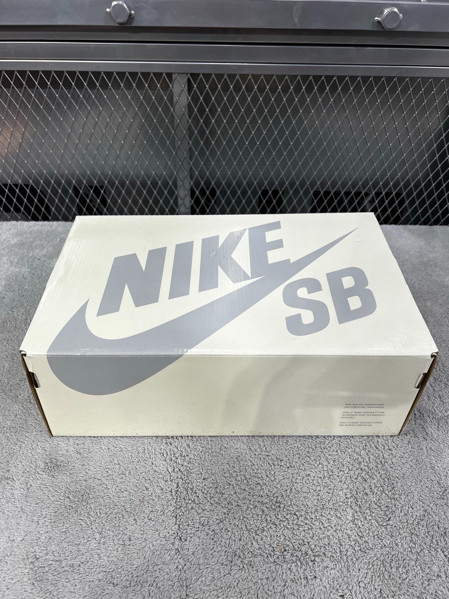 Nike Nike DUNK White Lowtop Sneakers L Men Size US 10 / EU 43 - 8 Thumbnail