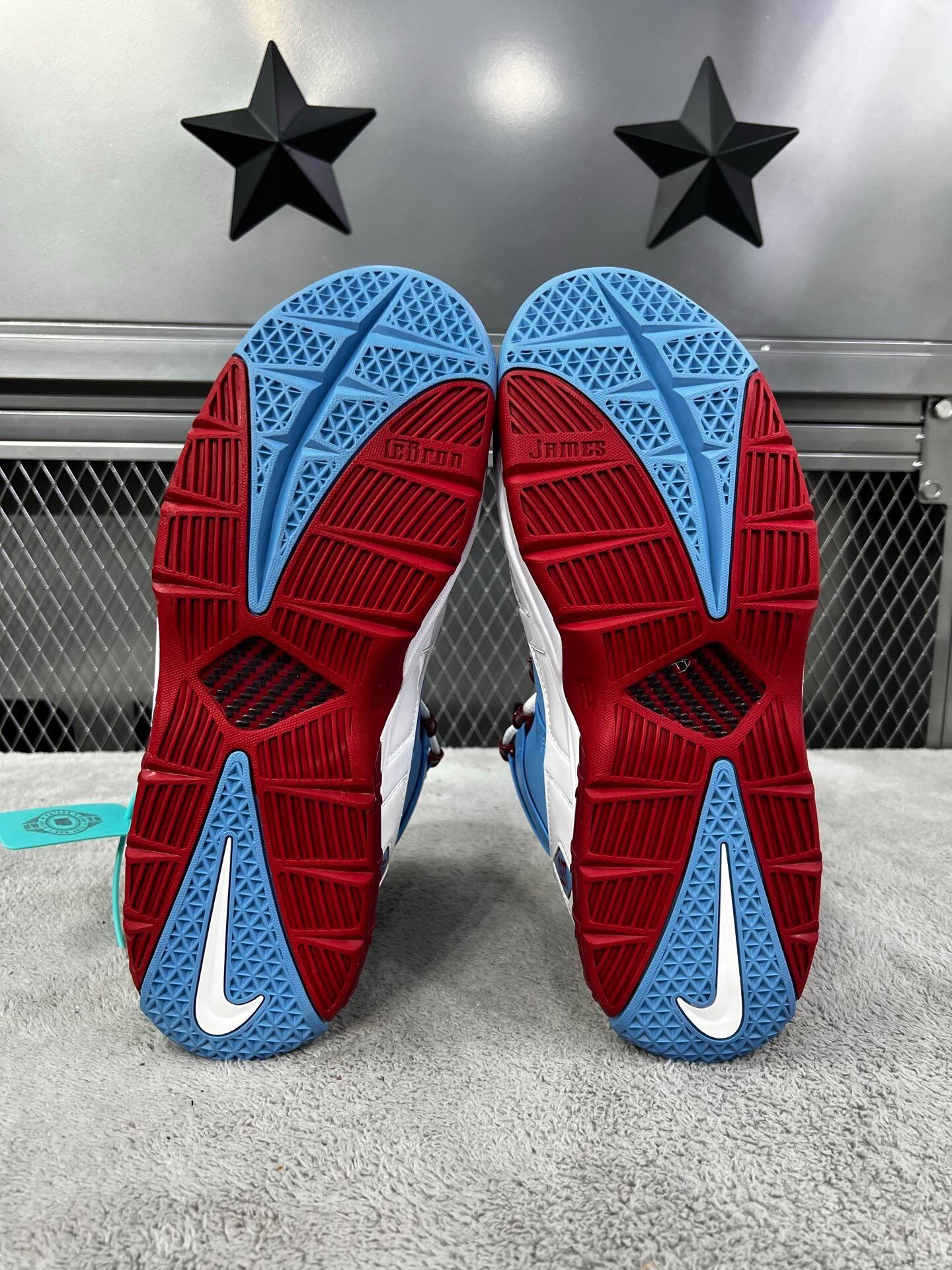 Nike Nike LEBRON 3 Blue Lowtop Sneakers 44 Men Size US 10.5 / EU 43-44 - 5 Thumbnail