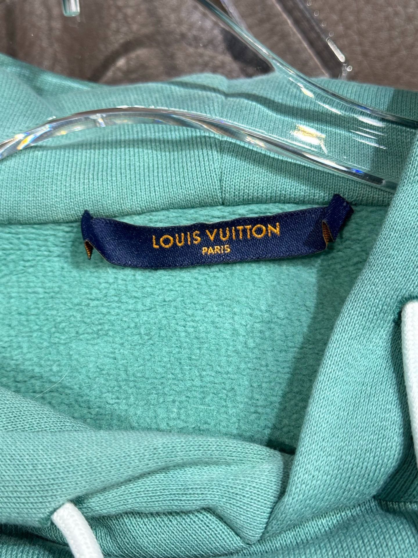 Louis Vuitton Louis Vuitton Hoodie M Men Size US M / EU 48-50 / 2 - 4 Thumbnail